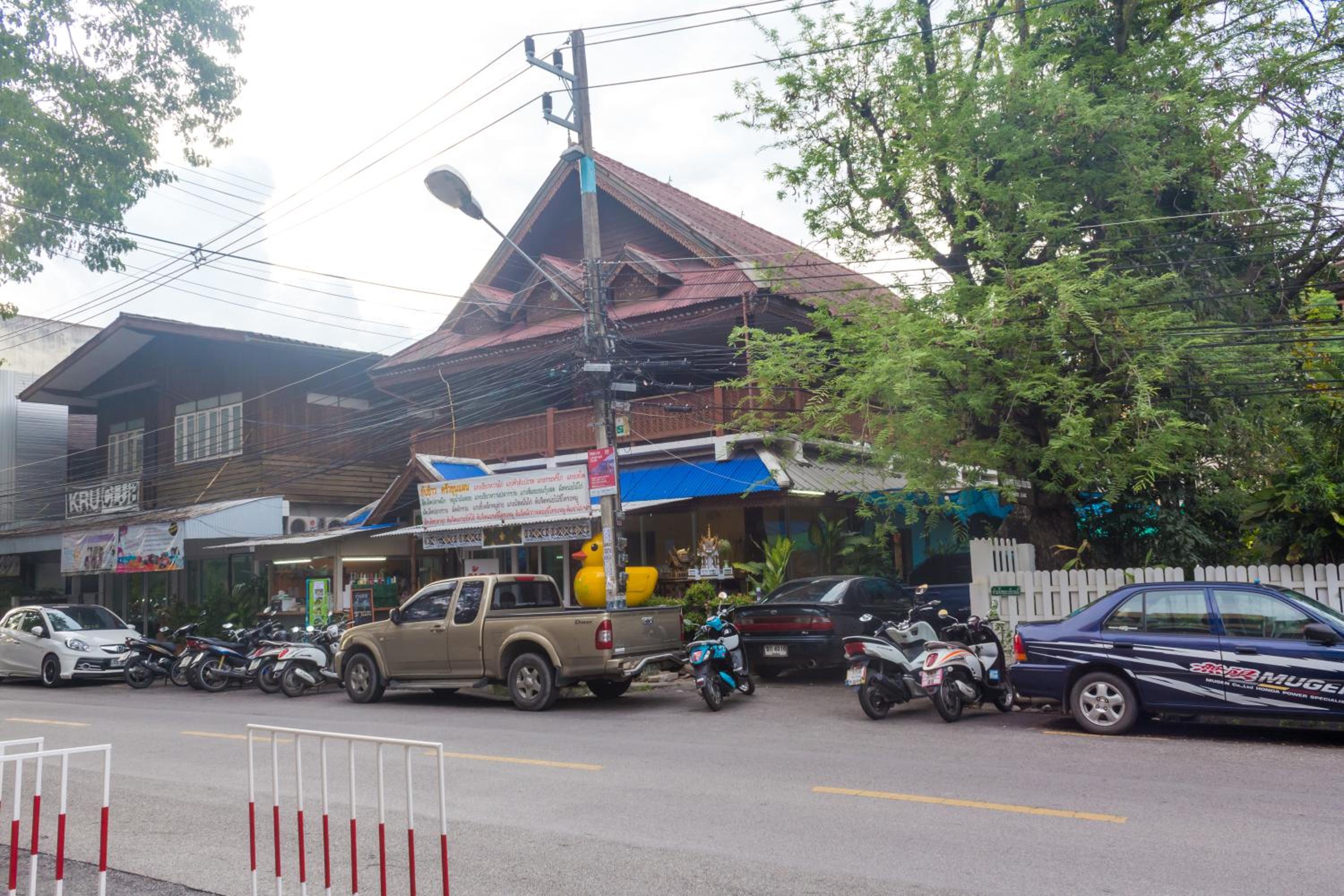 Suan Dok Gate Guesthouse