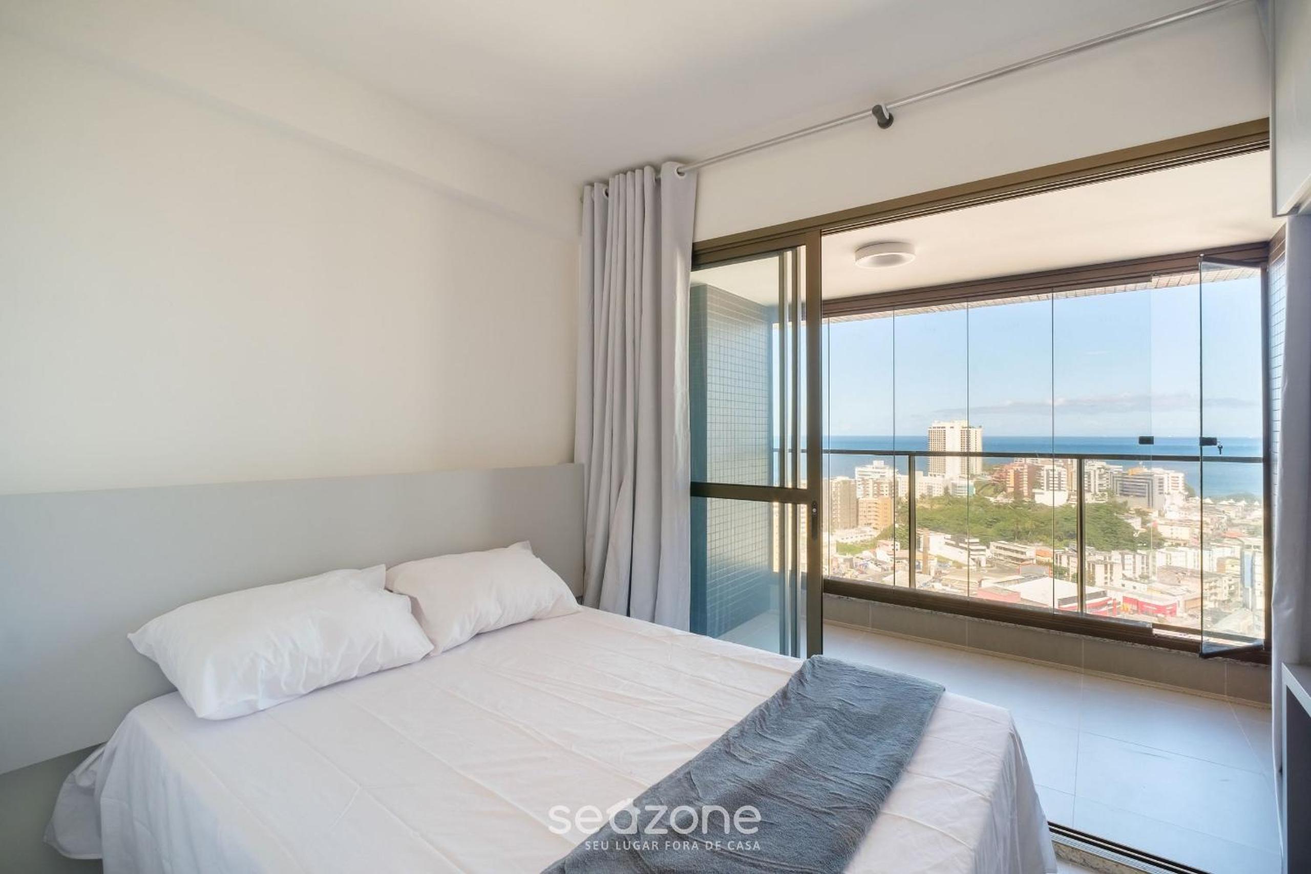 Apartments in a building with a pool 800m from the beach in Salvador - EDF
