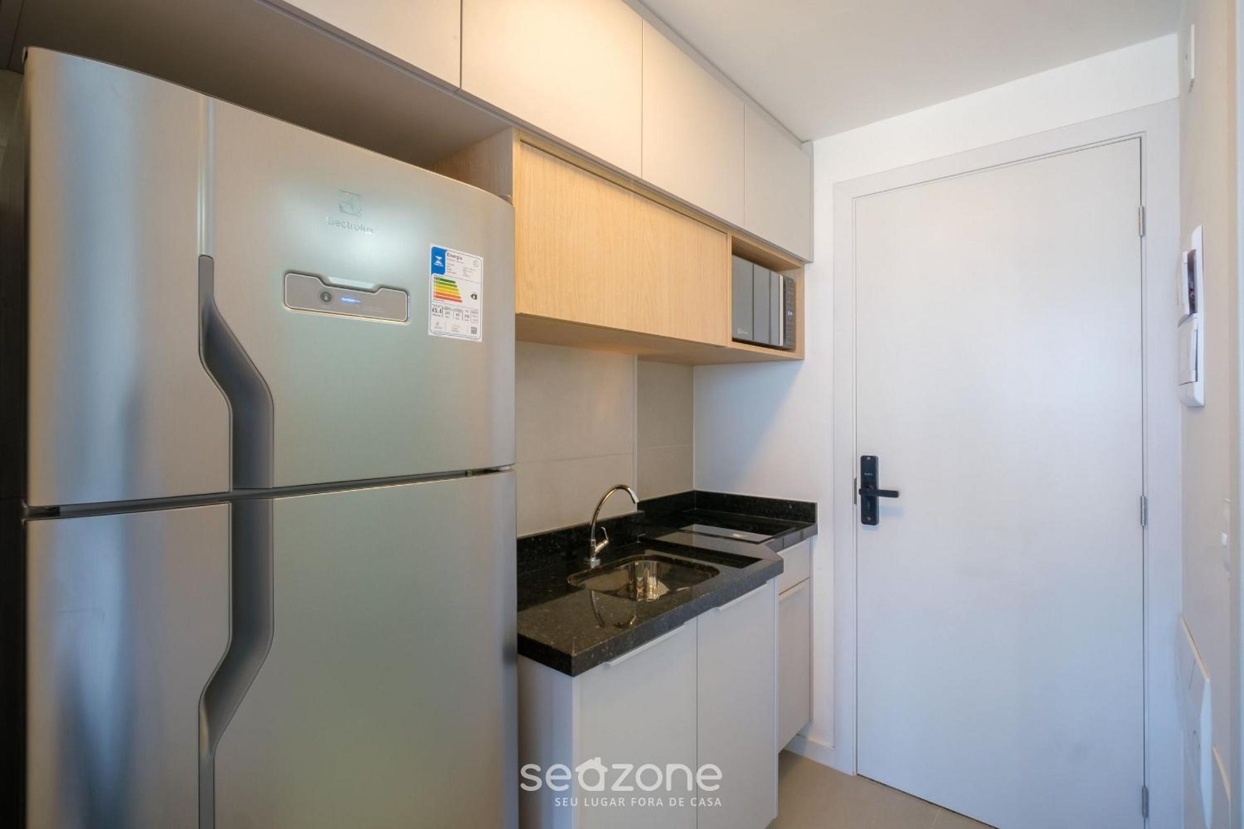 Apartments in a building with a pool 800m from the beach in Salvador - EDF