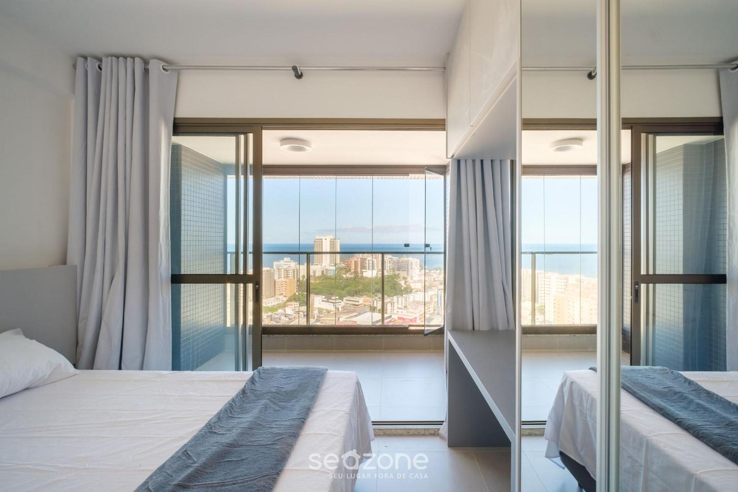 Apartments in a building with a pool 800m from the beach in Salvador - EDF