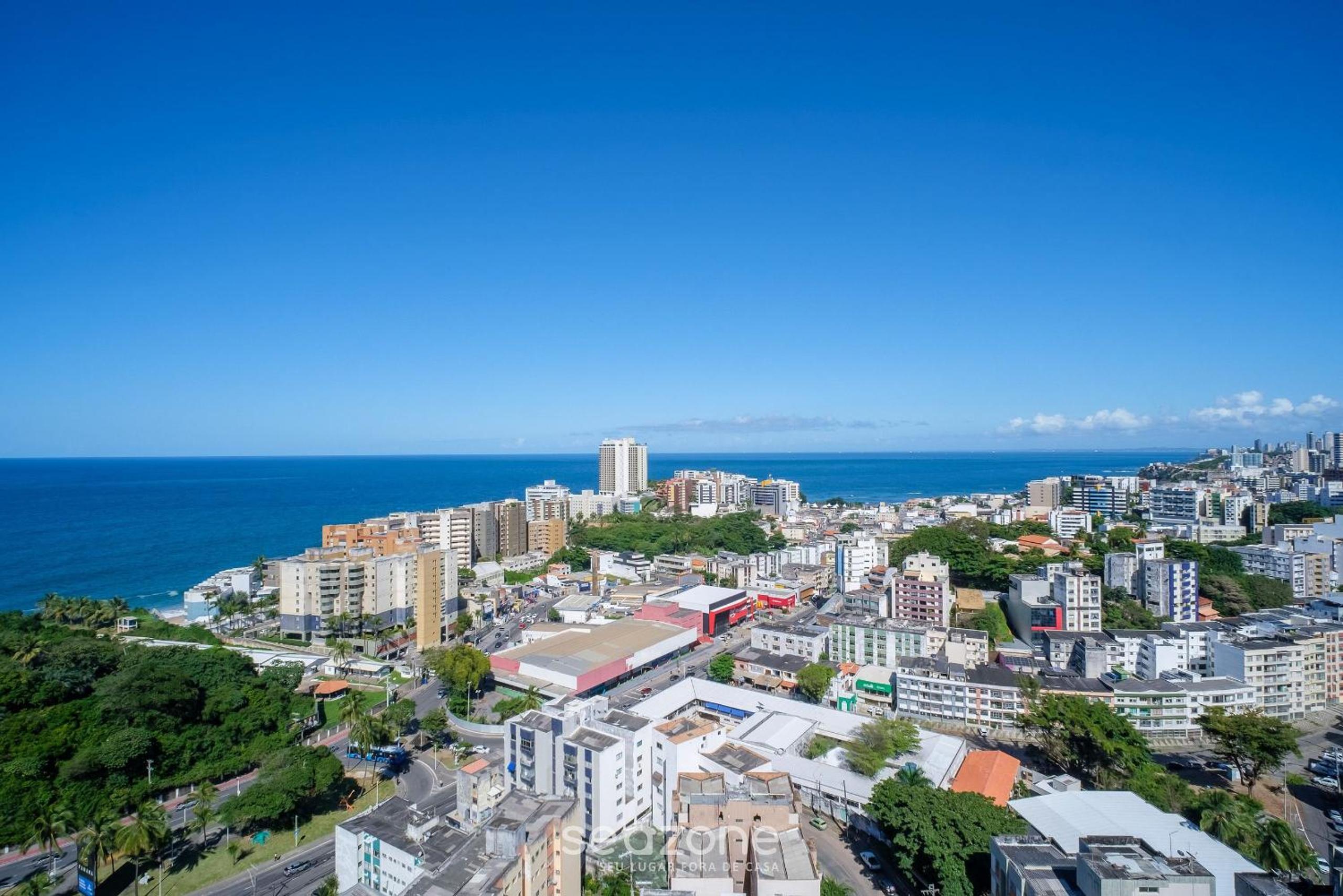 Apartments in a building with a pool 800m from the beach in Salvador - EDF