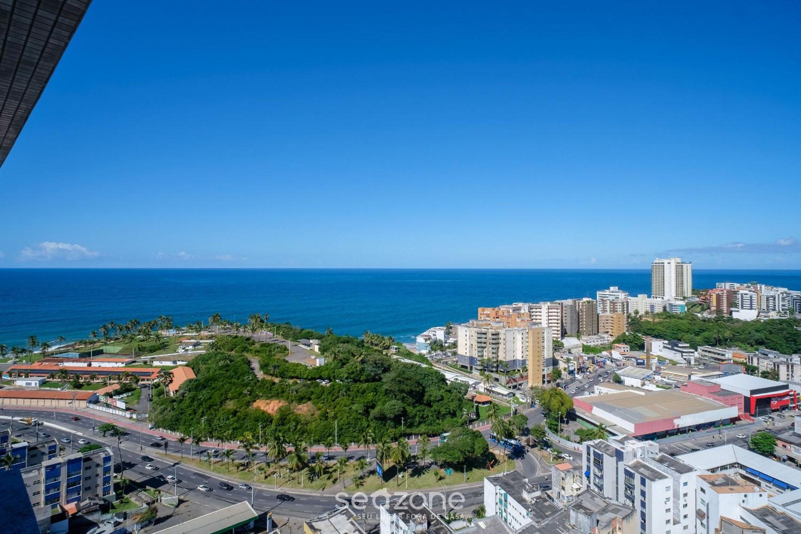 Apartments in a building with a pool 800m from the beach in Salvador - EDF