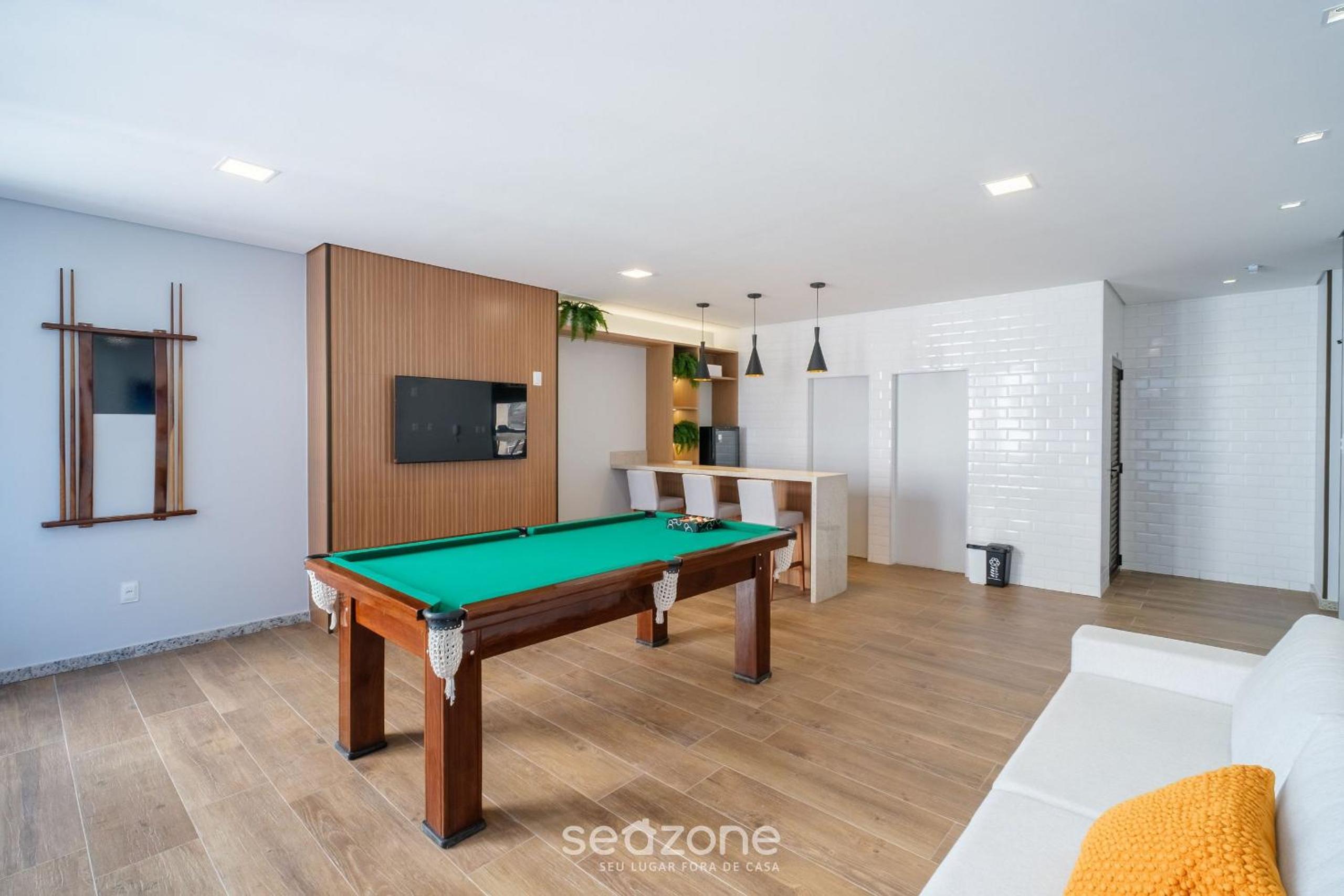 Apartments in a building with a pool 800m from the beach in Salvador - EDF