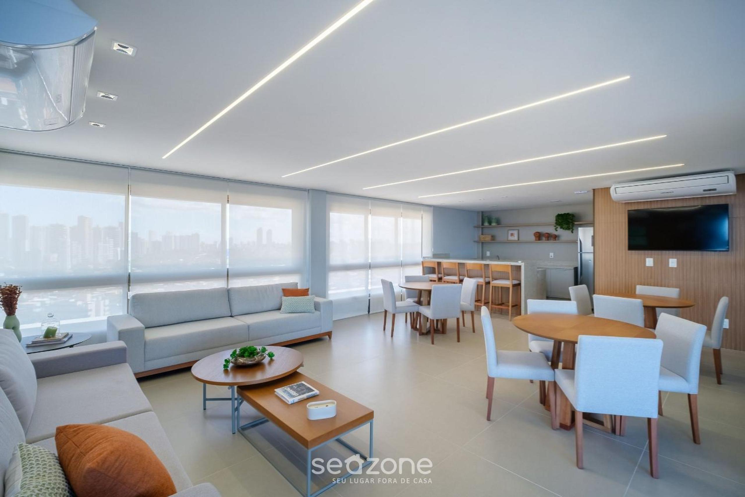 Apartments in a building with a pool 800m from the beach in Salvador - EDF