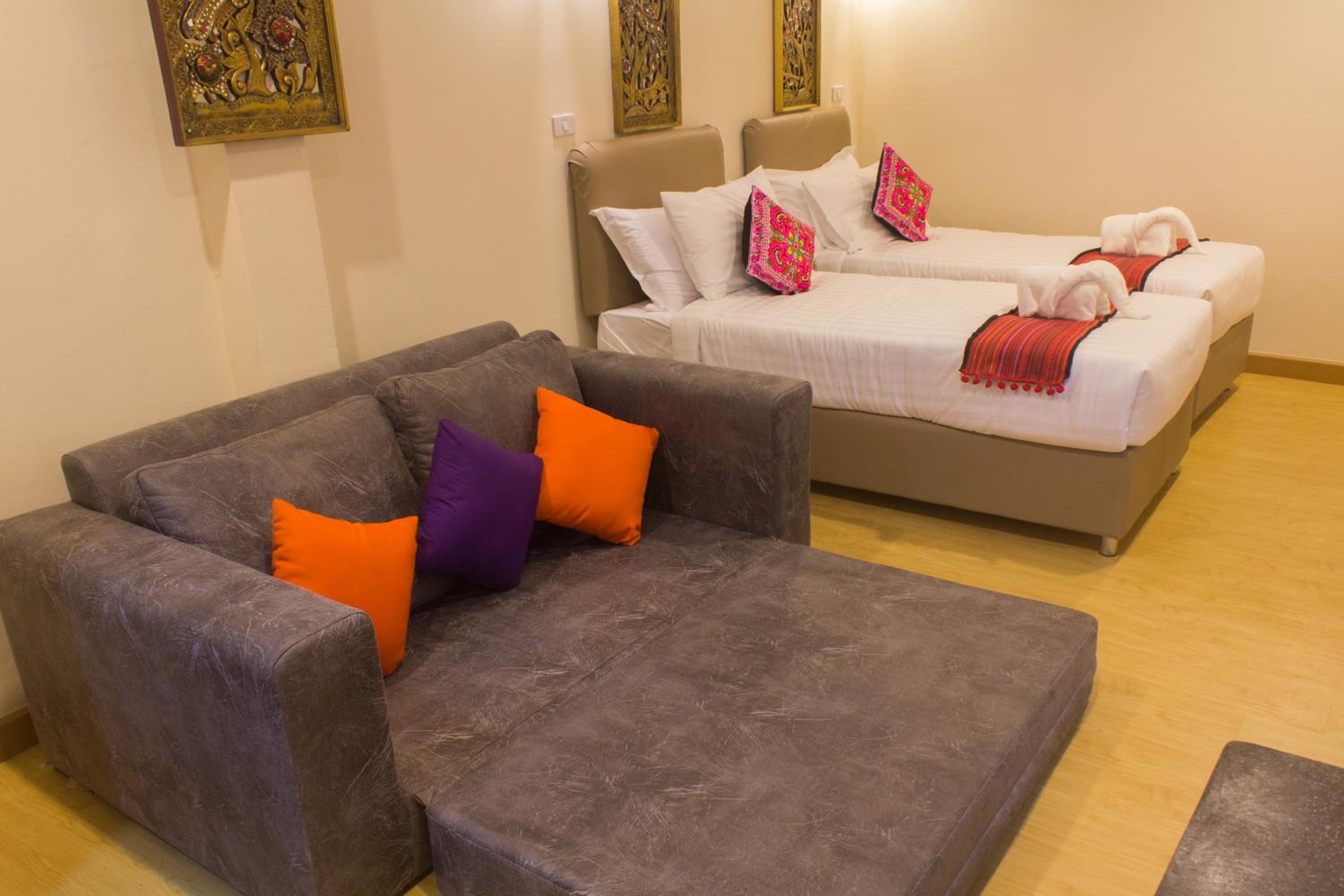 Suan Dok Gate Guesthouse