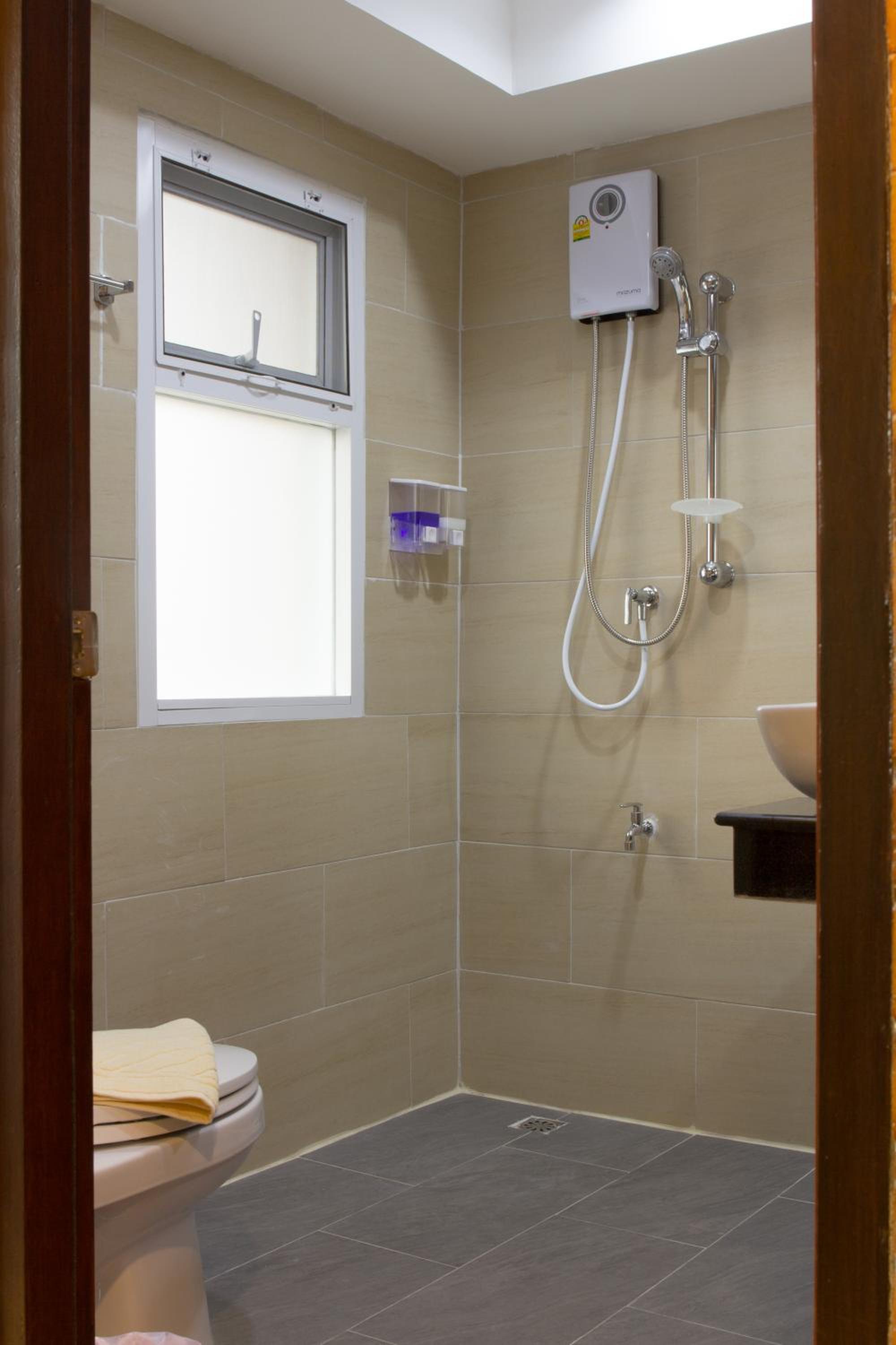 Suan Dok Gate Guesthouse
