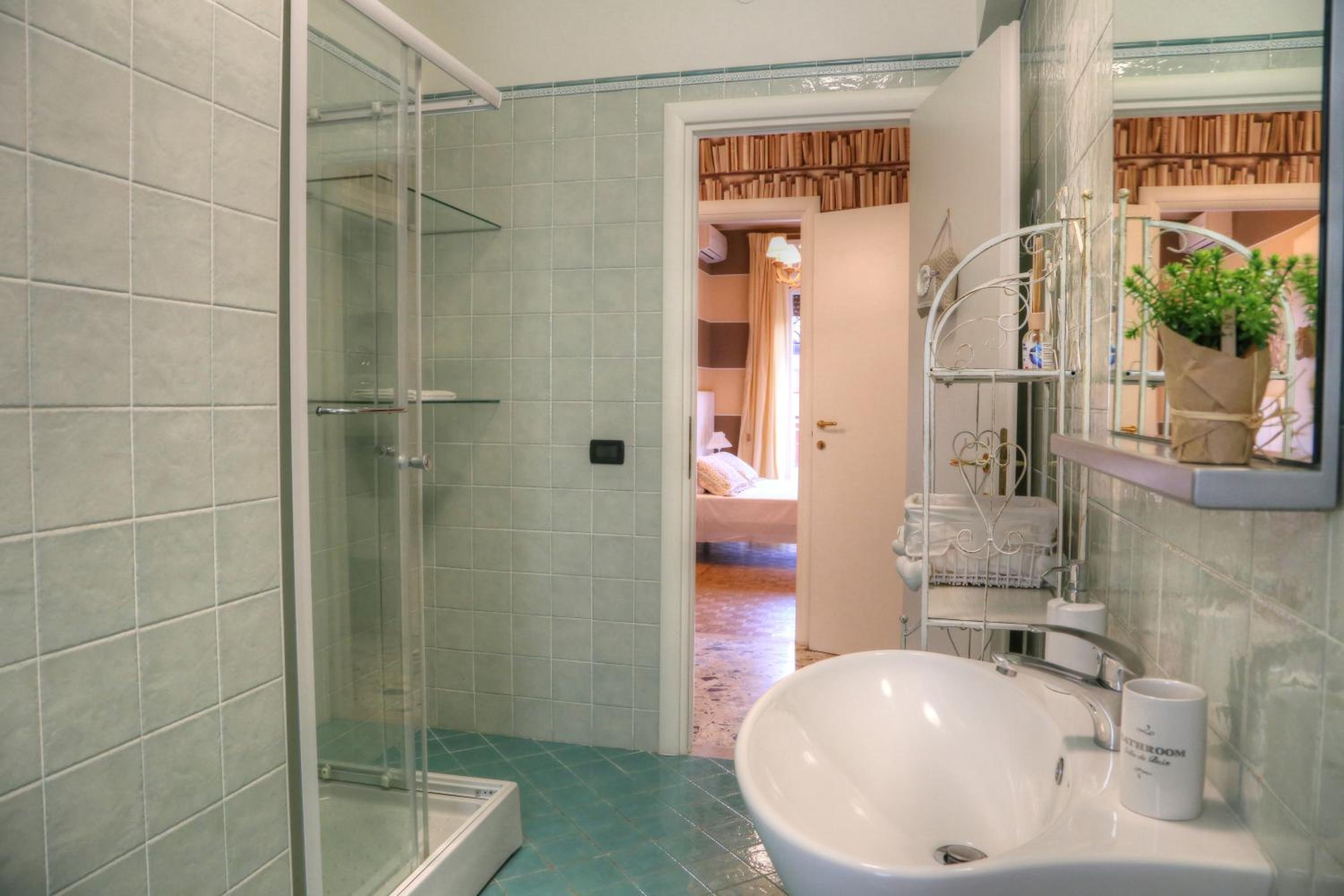 La Casetta di Lina Rooms and Apartments photo 2