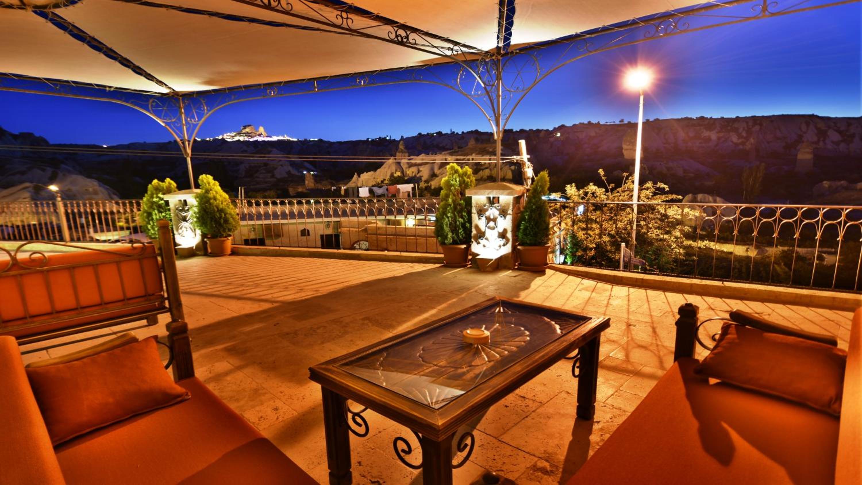 Harman Cave Hotel - Image 88
