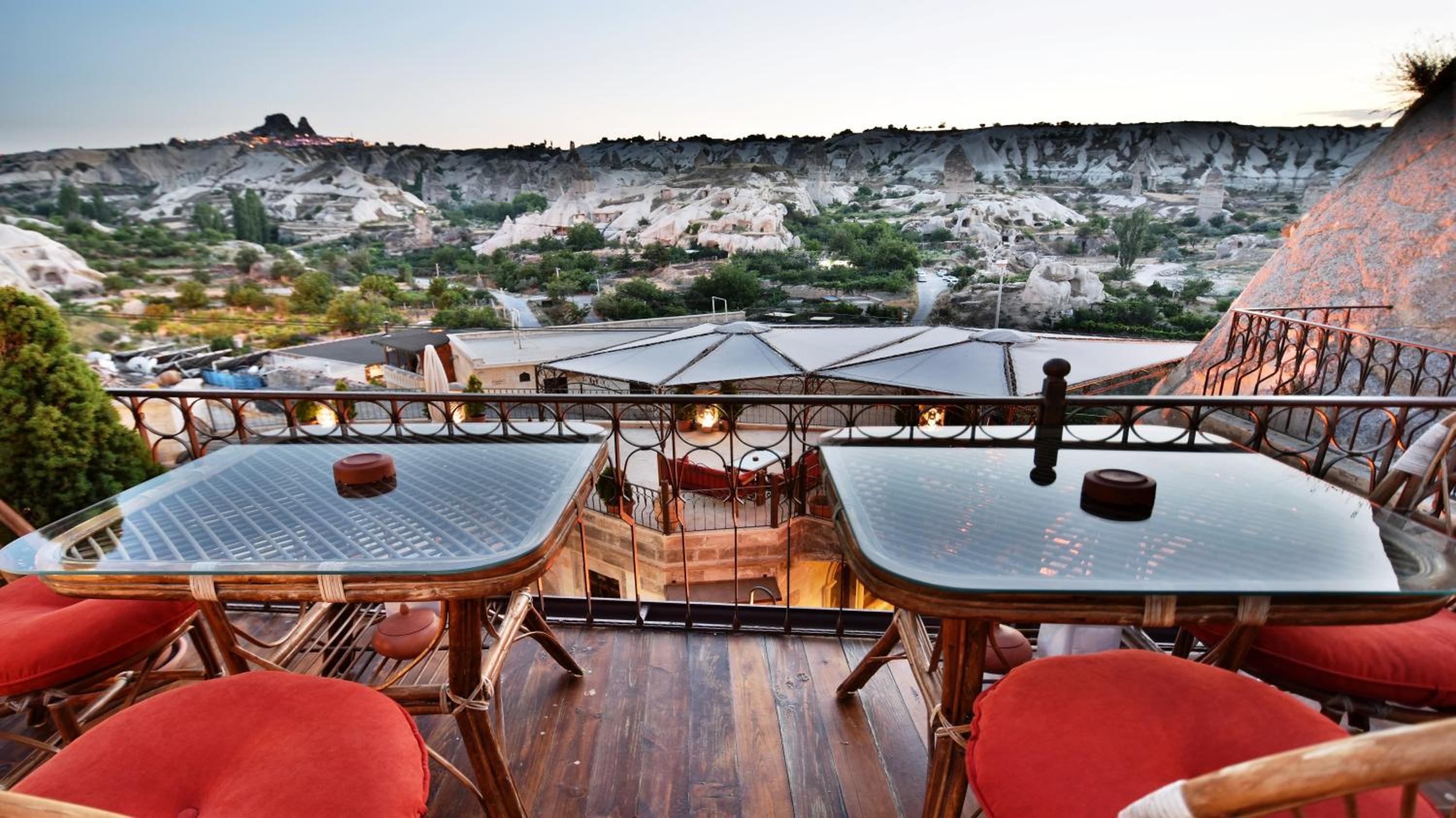 Harman Cave Hotel - Image 44
