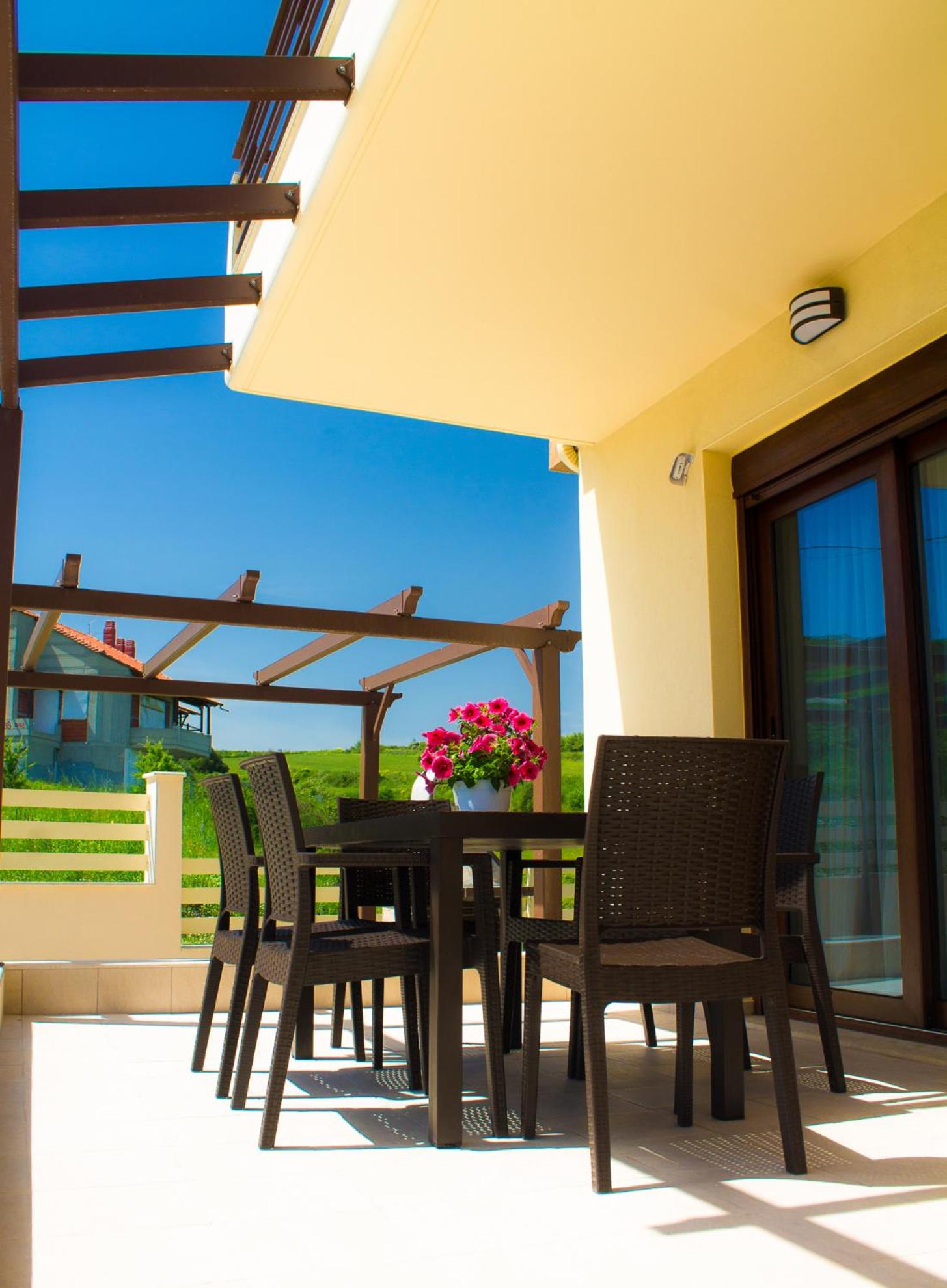 Ianthi Maisonettes