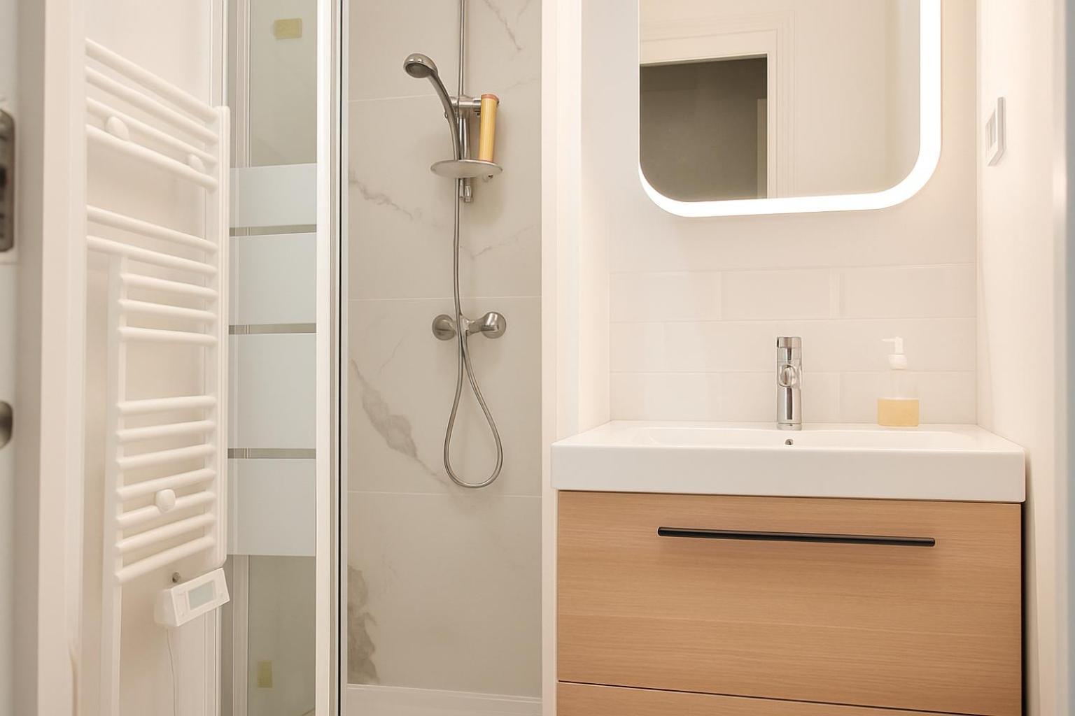 ARC DE TRIOMPHE-CARNOT Luxury & Design