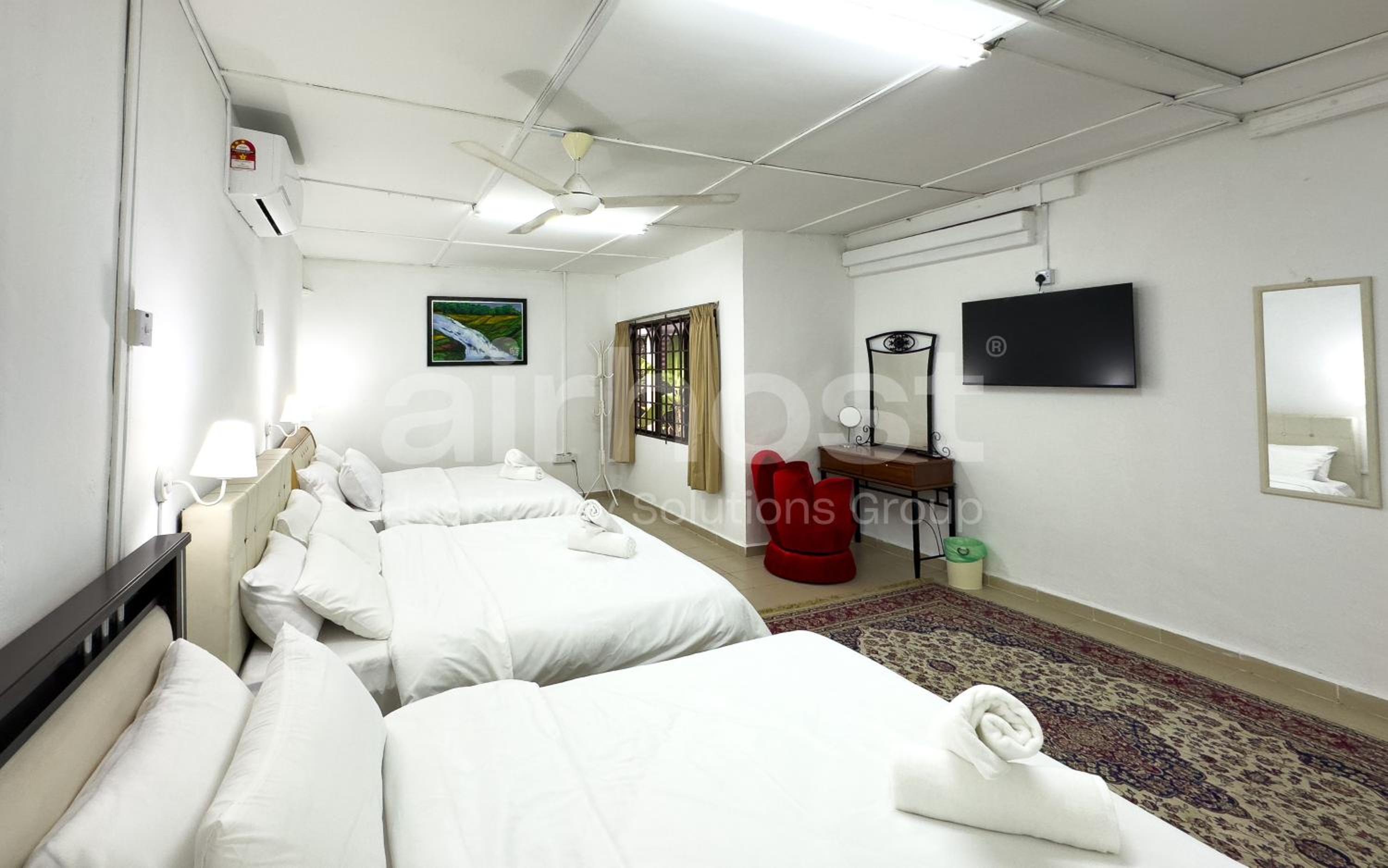 Family Home Ampang Utama with Swimming Pool
