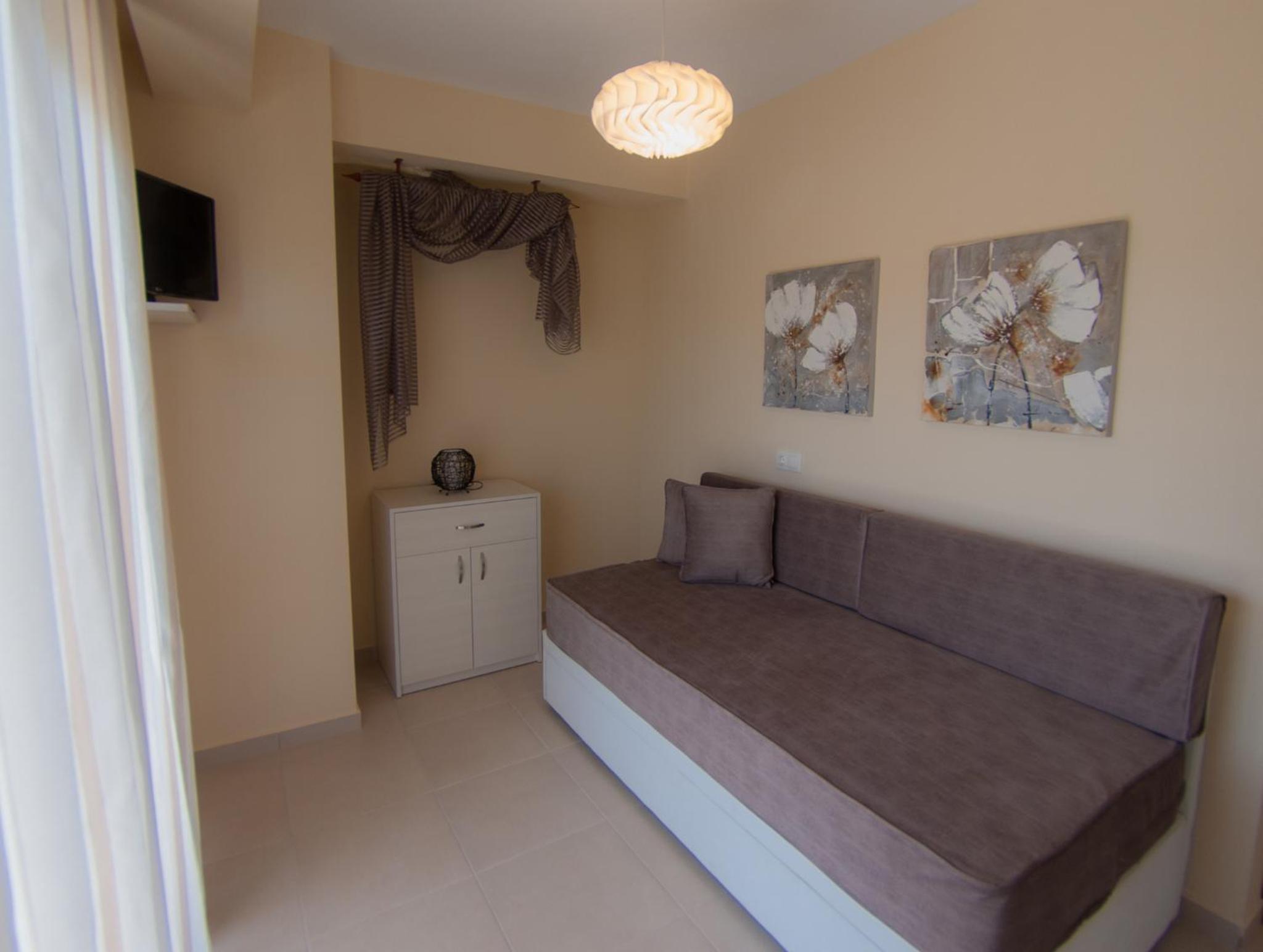 Ianthi Maisonettes