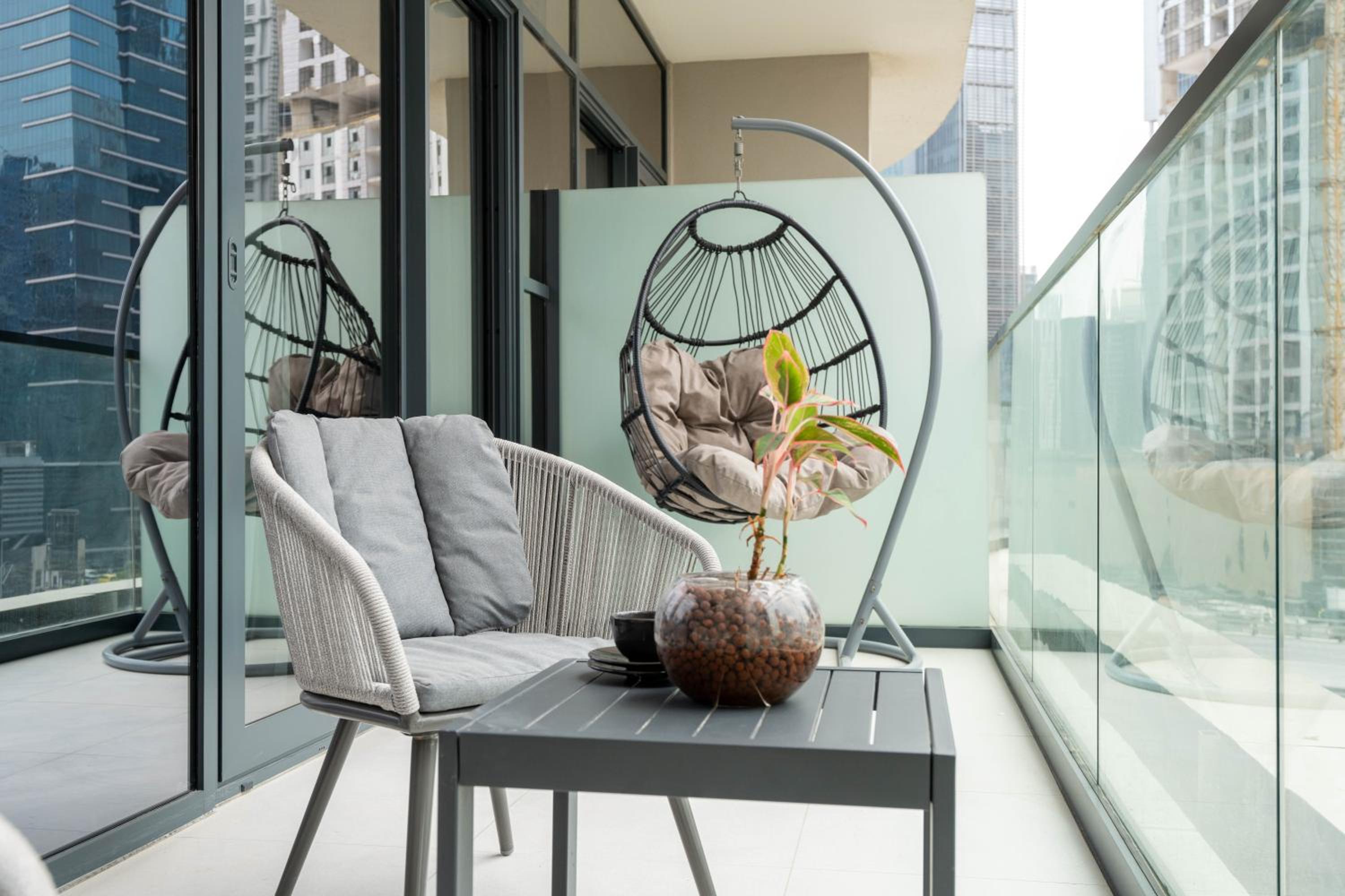 KeyRock - Modern 1BR in Zada with Pool & View