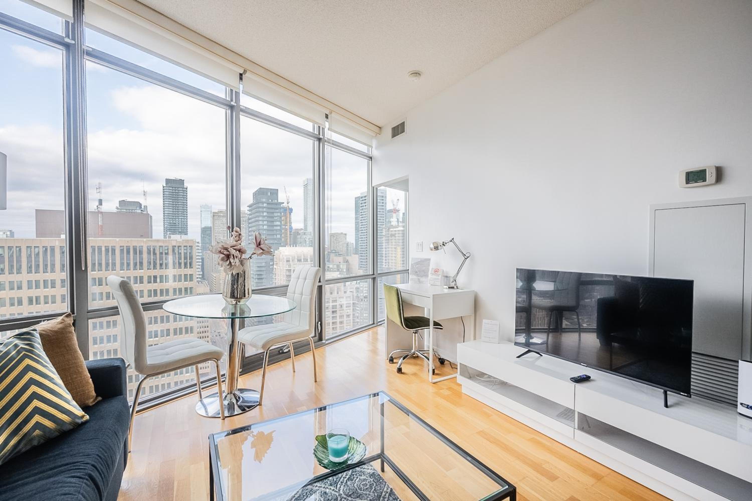 1BR High Floor View Downtown Toronto