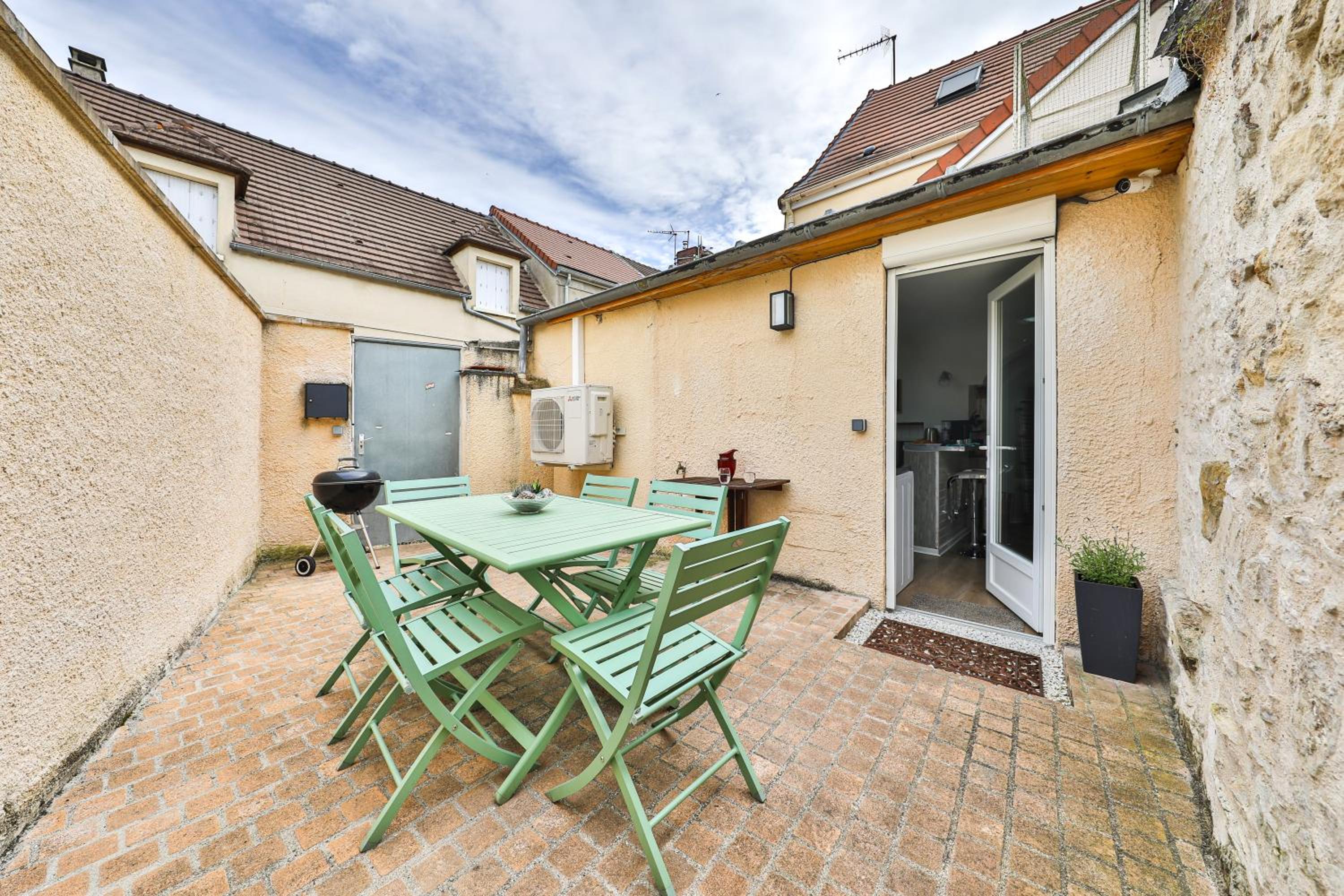 Maison entière pour 6 personnes avec parking proche Roissy CDG et Le Bourget
