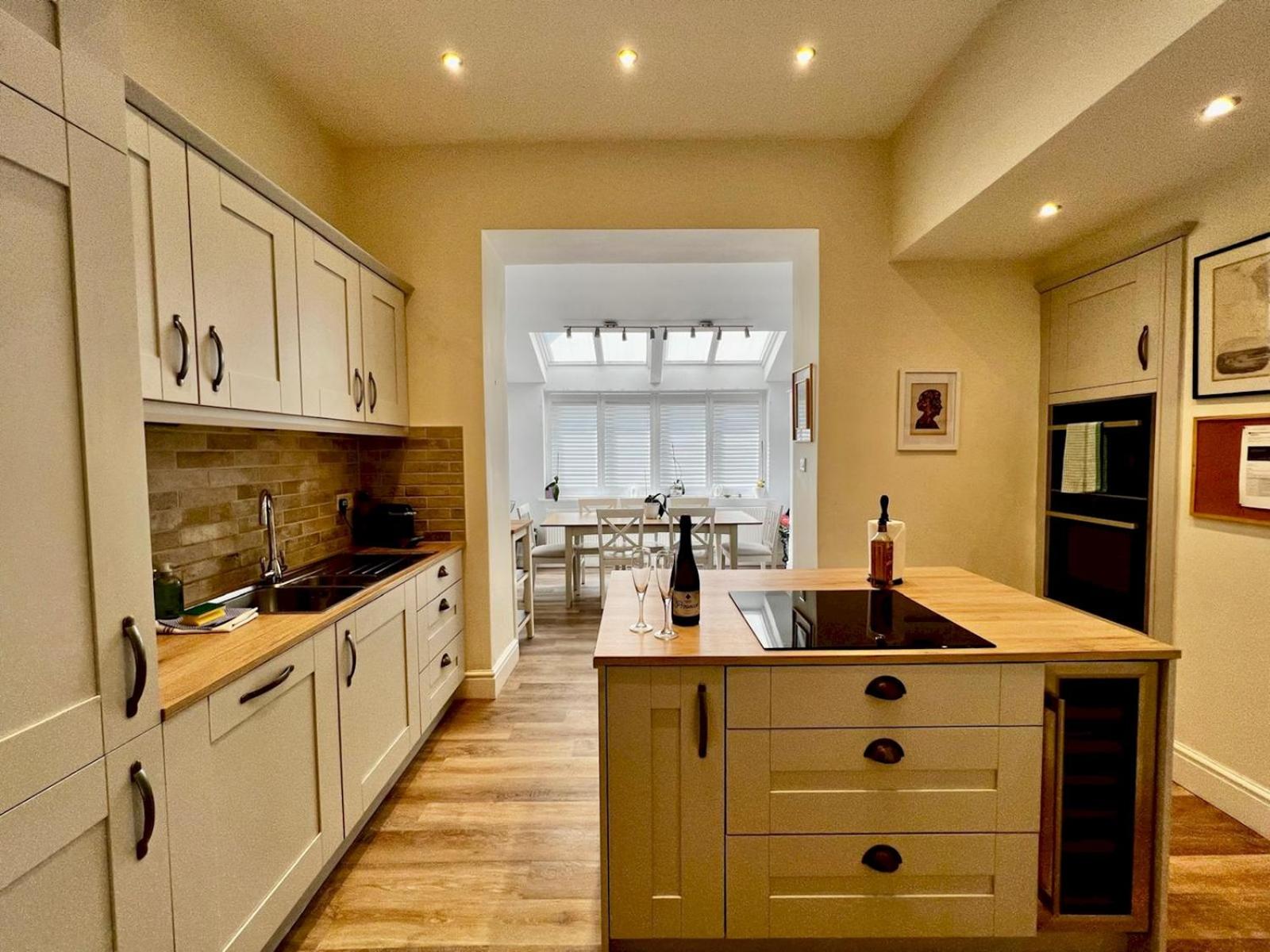 Hot Tub & Furry Friends - Characterful Buxton Home Pass The Keys