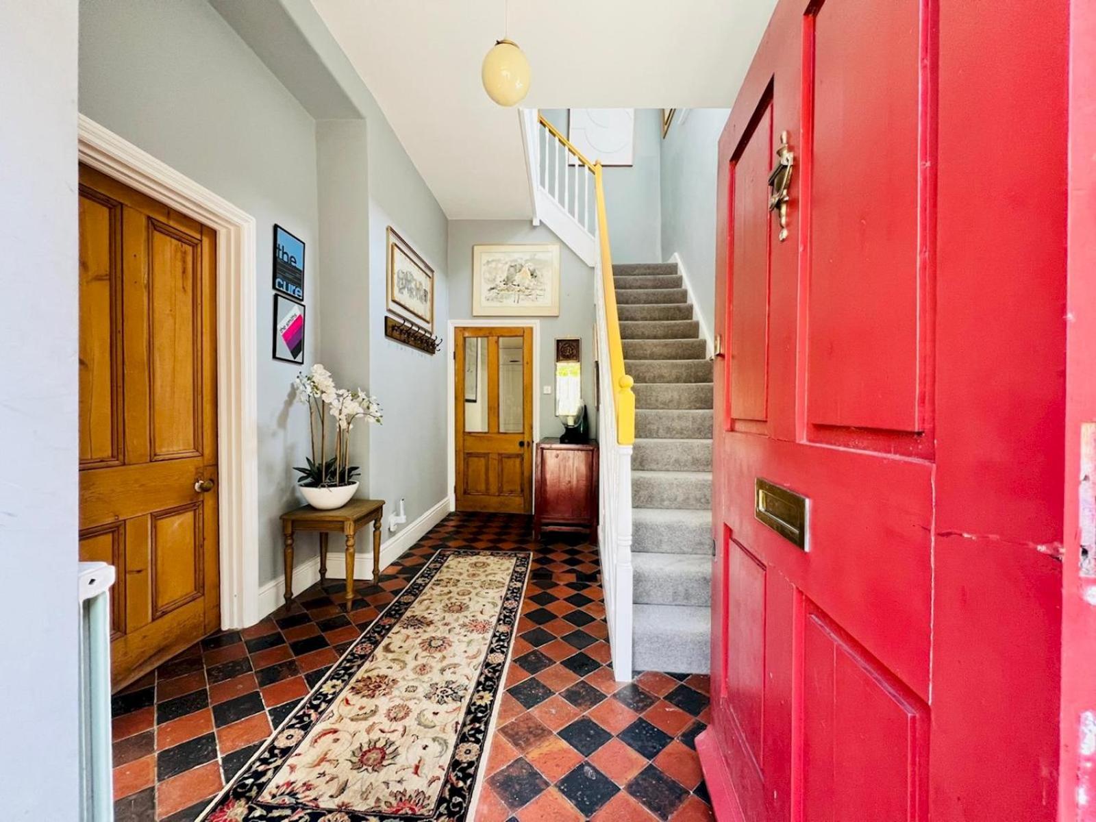 Hot Tub & Furry Friends - Characterful Buxton Home Pass The Keys