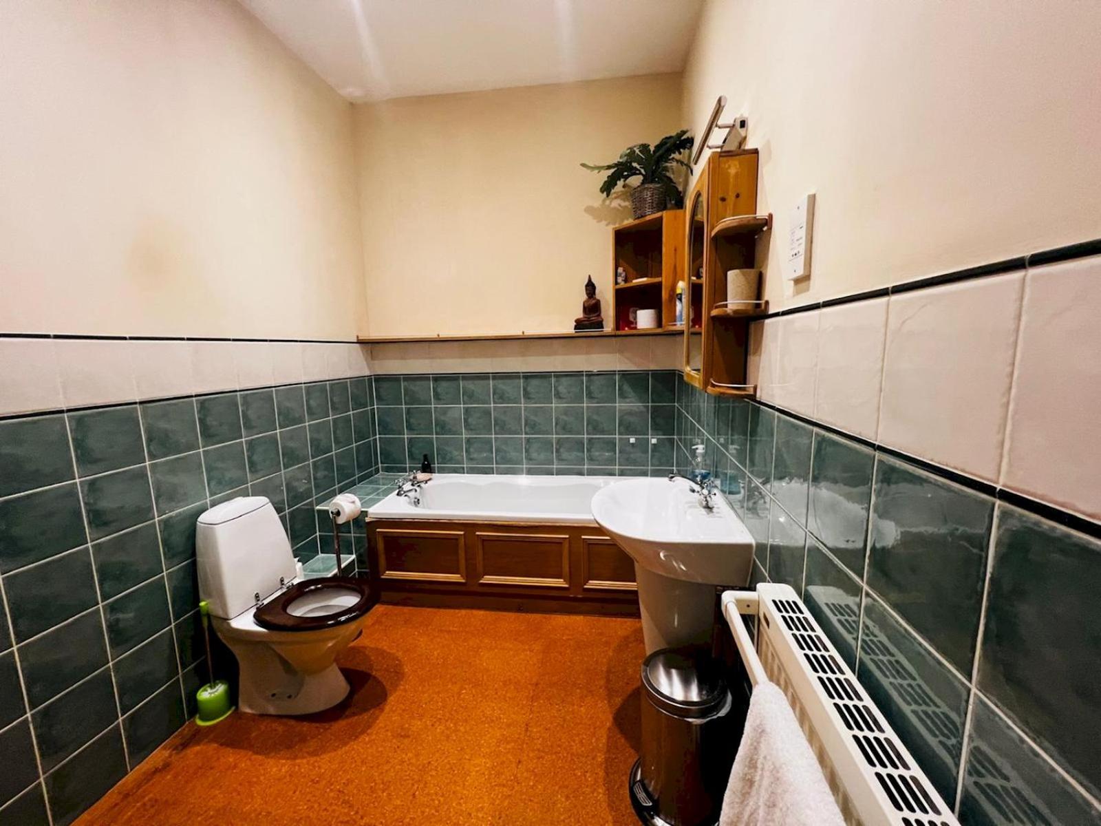 Hot Tub & Furry Friends - Characterful Buxton Home Pass The Keys
