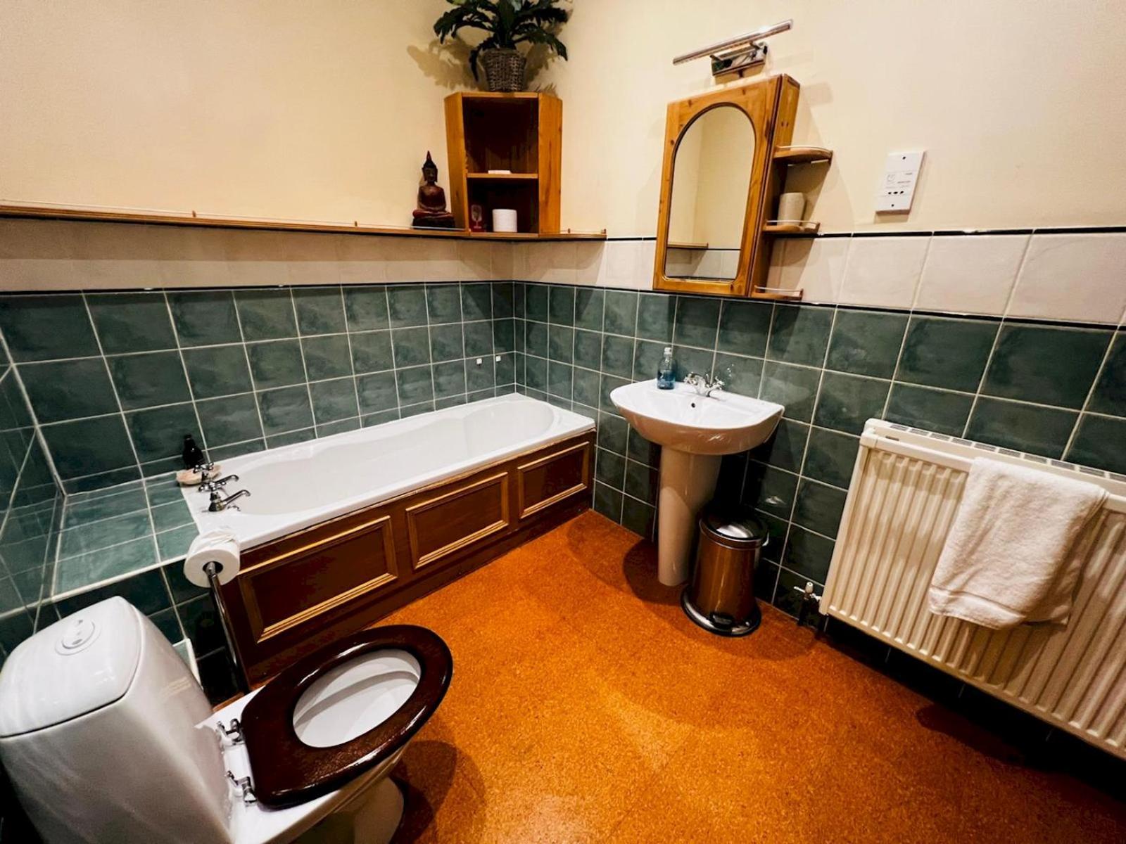 Hot Tub & Furry Friends - Characterful Buxton Home Pass The Keys