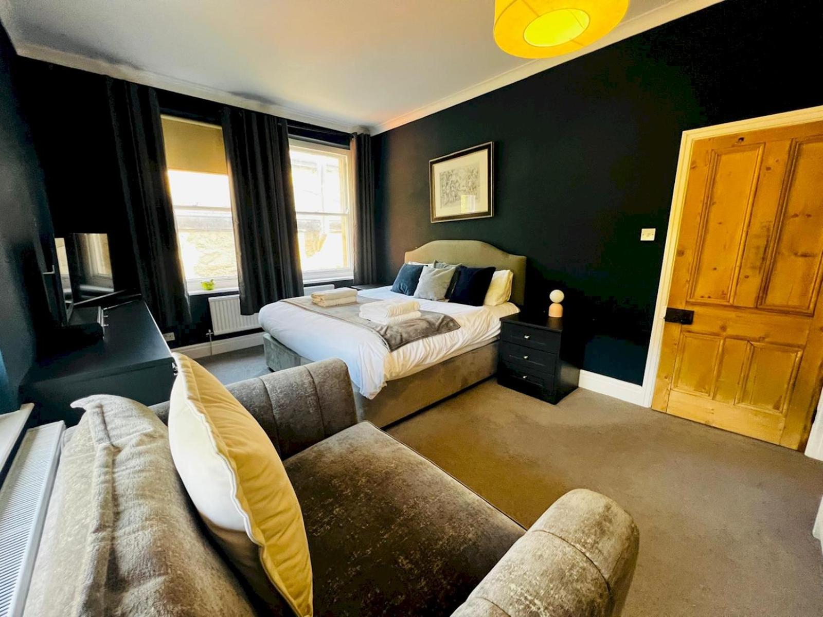 Hot Tub & Furry Friends - Characterful Buxton Home Pass The Keys