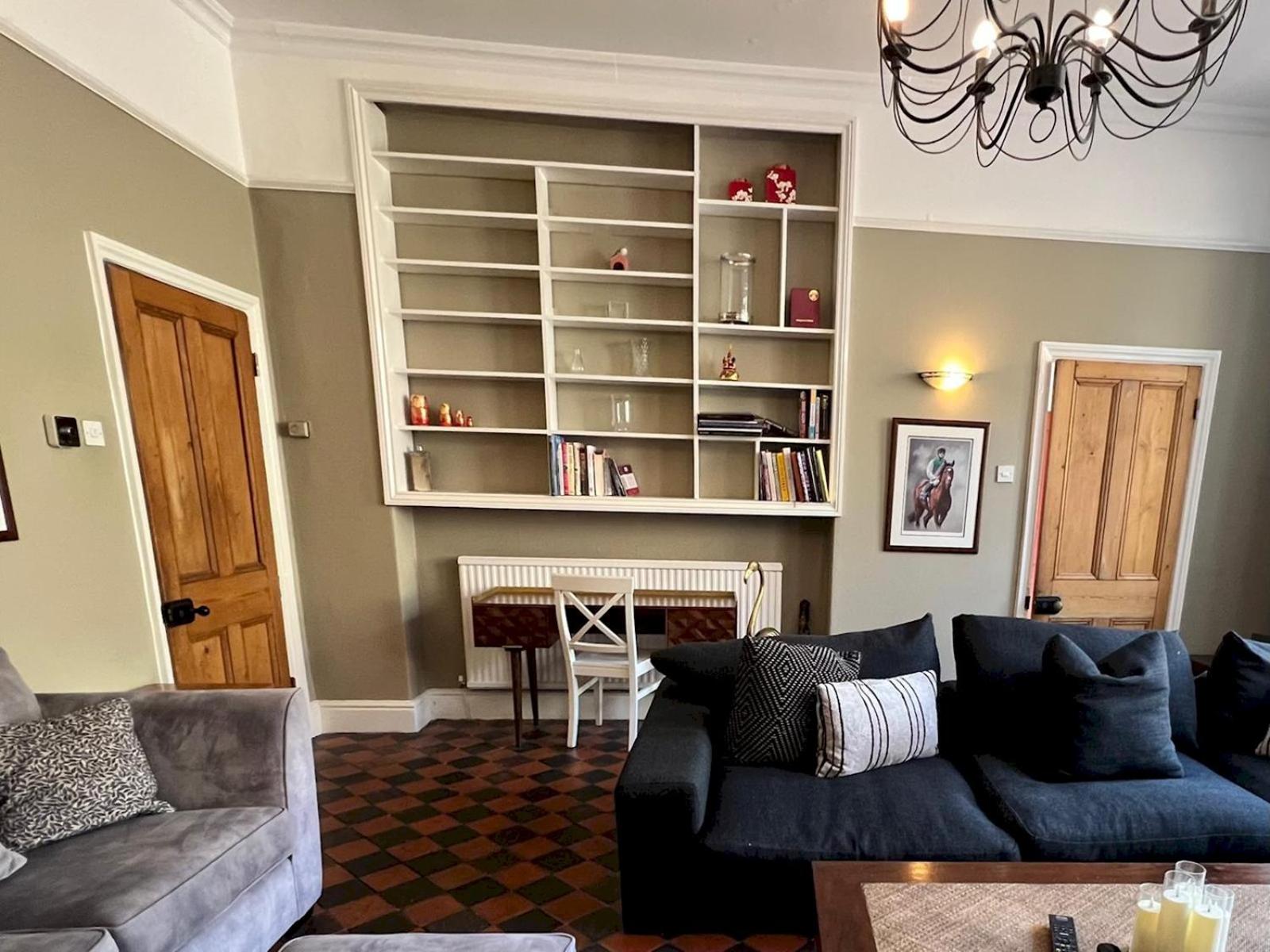 Hot Tub & Furry Friends - Characterful Buxton Home Pass The Keys