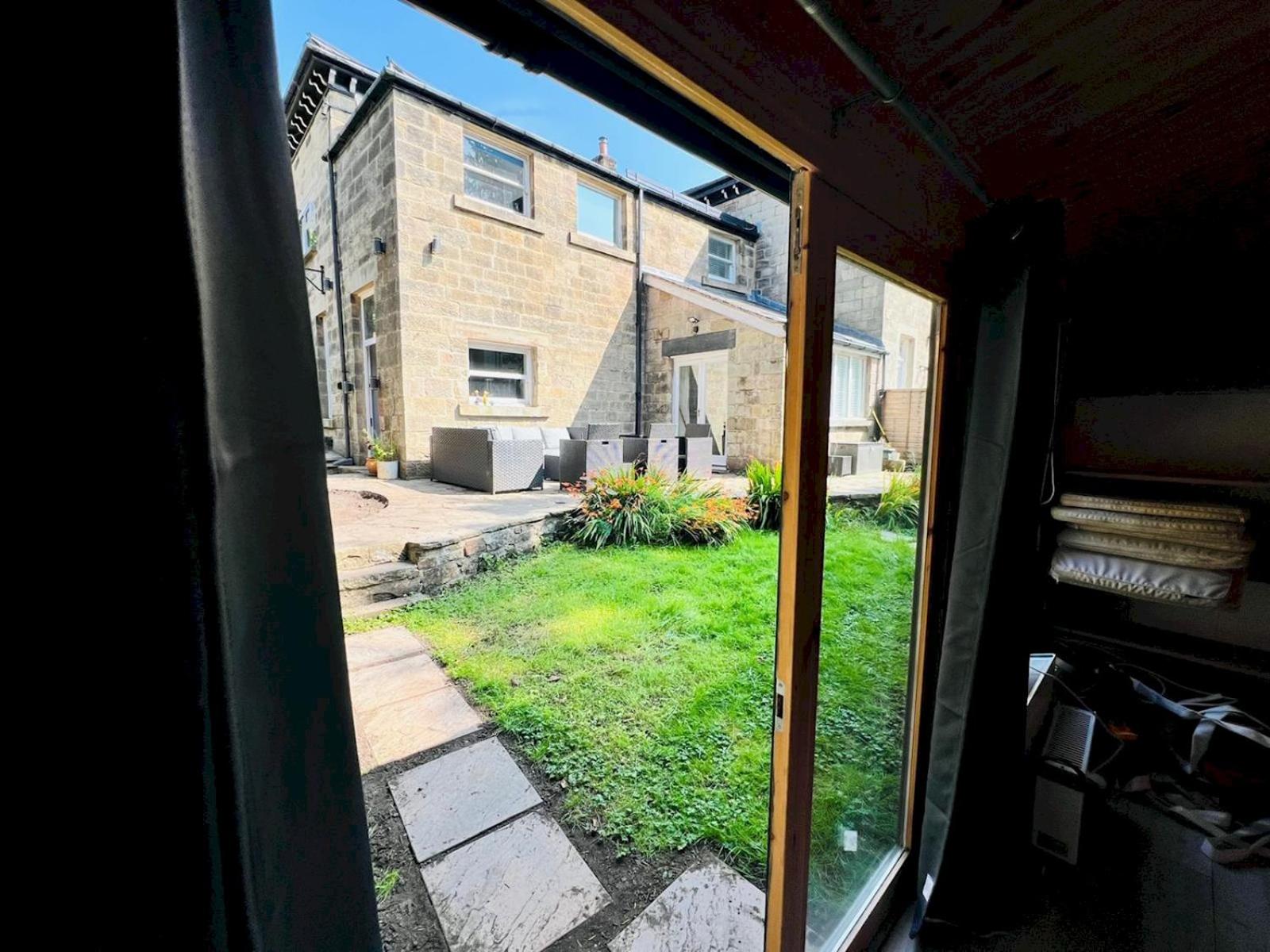 Hot Tub & Furry Friends - Characterful Buxton Home Pass The Keys
