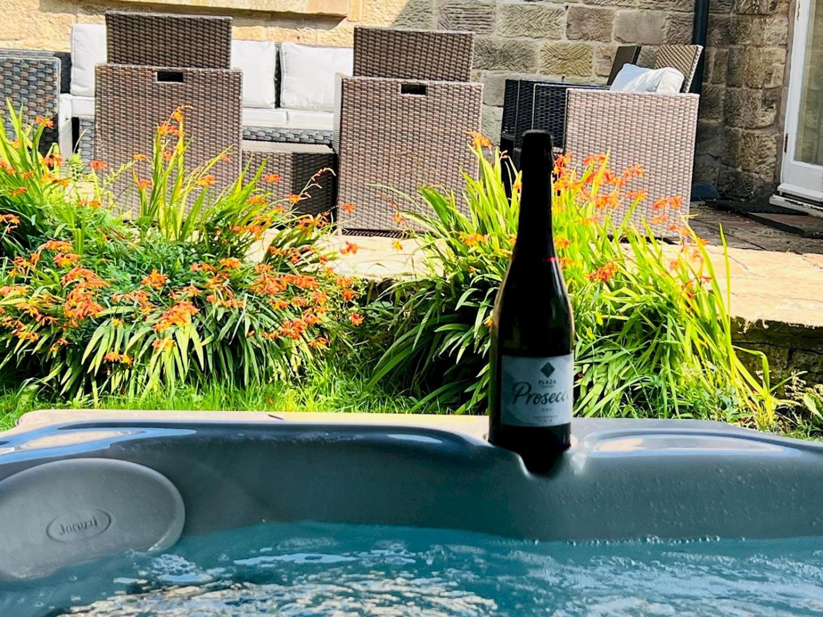 Hot Tub & Furry Friends - Characterful Buxton Home Pass The Keys