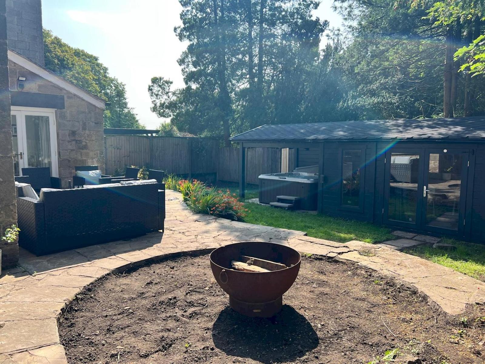 Hot Tub & Furry Friends - Characterful Buxton Home Pass The Keys