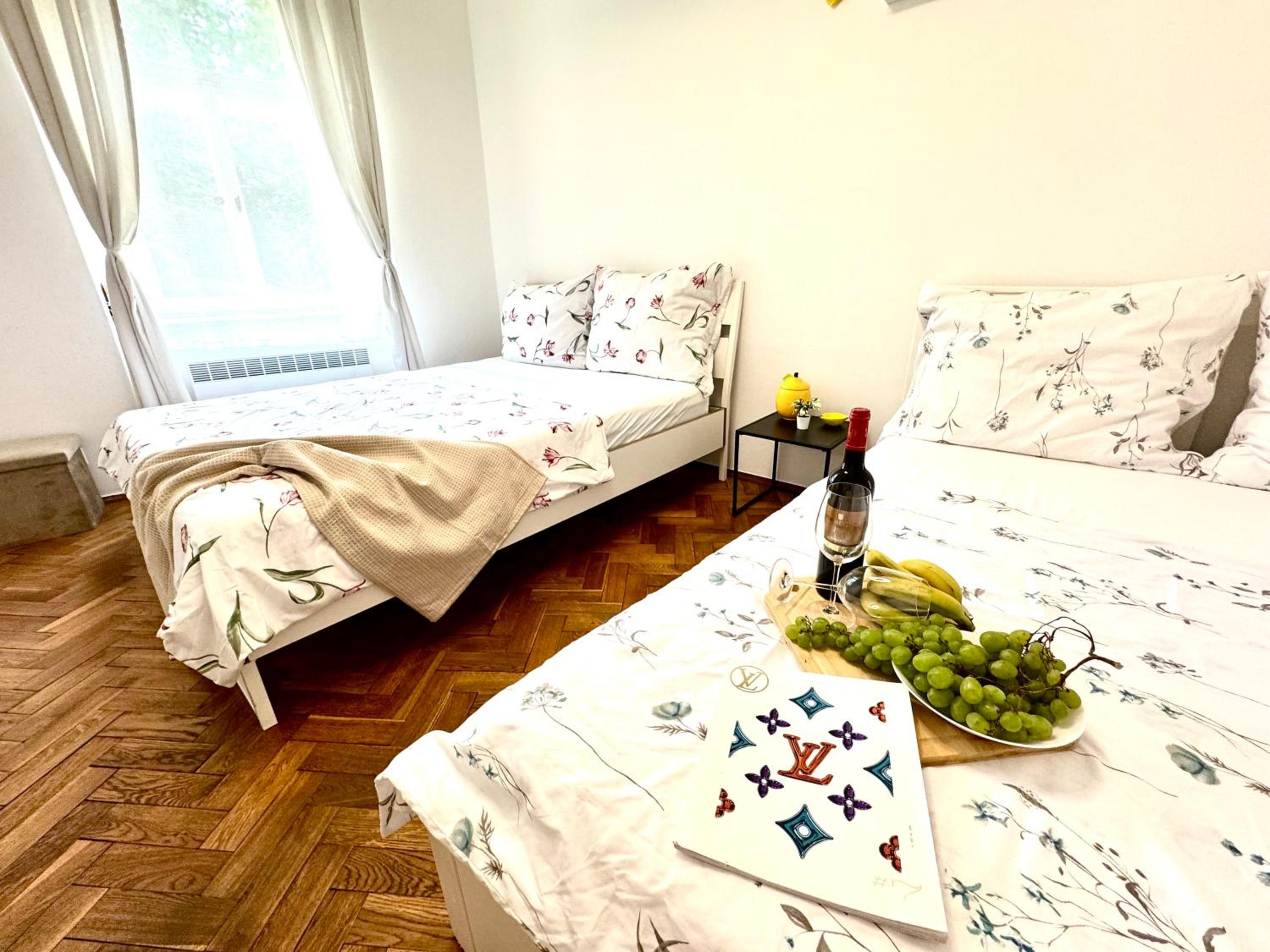 Bachelor's apartment - Smoking area - Private courtyard