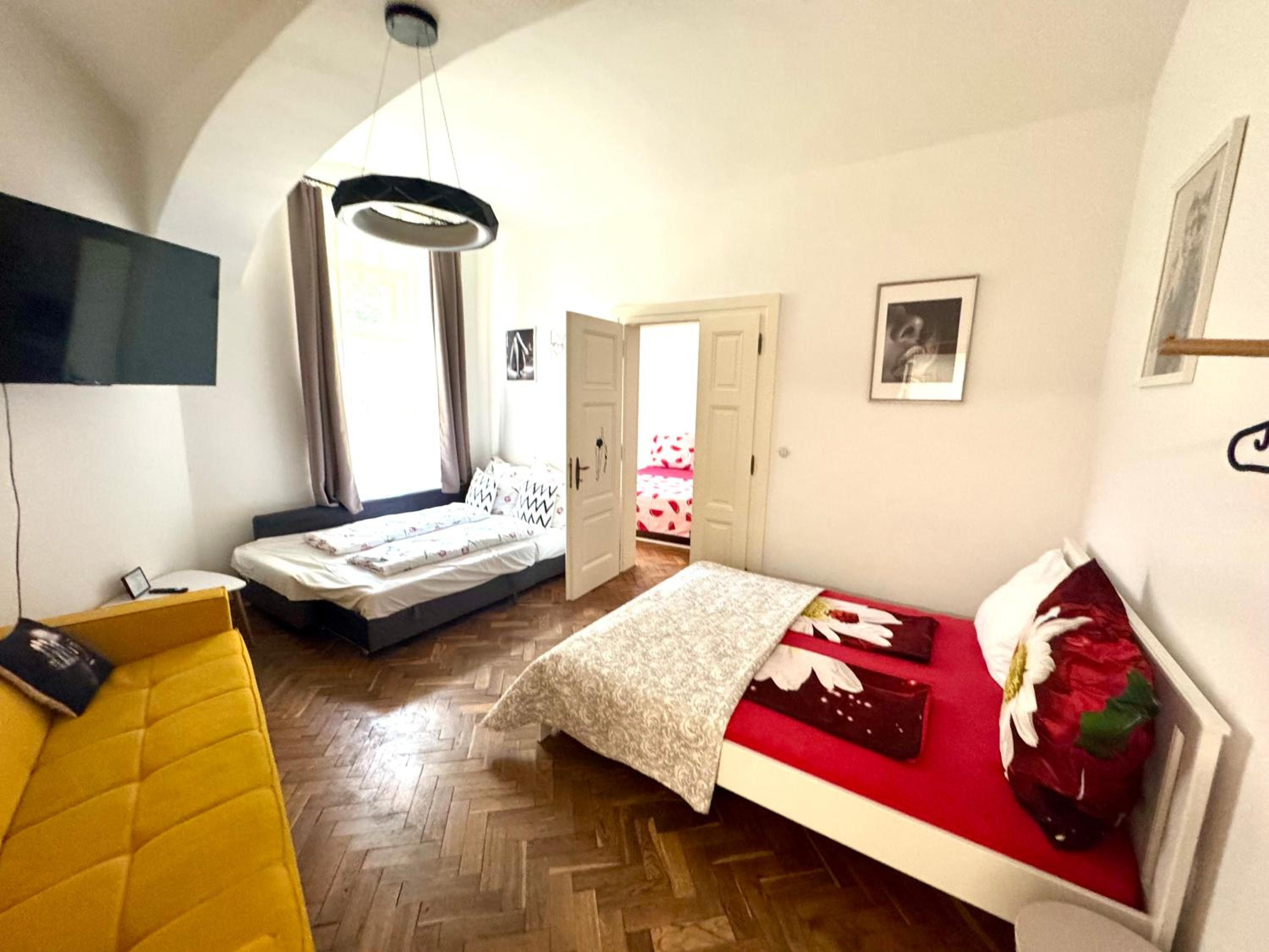 Bachelor's apartment - Smoking area - Private courtyard