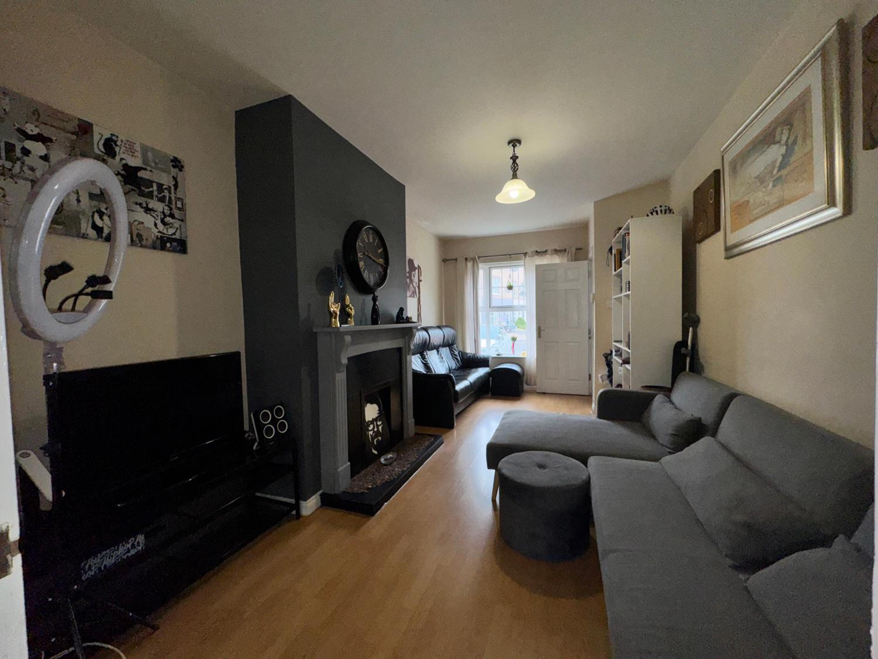 Cozy Room in Quiet Cul-de-Sac Near City Centre