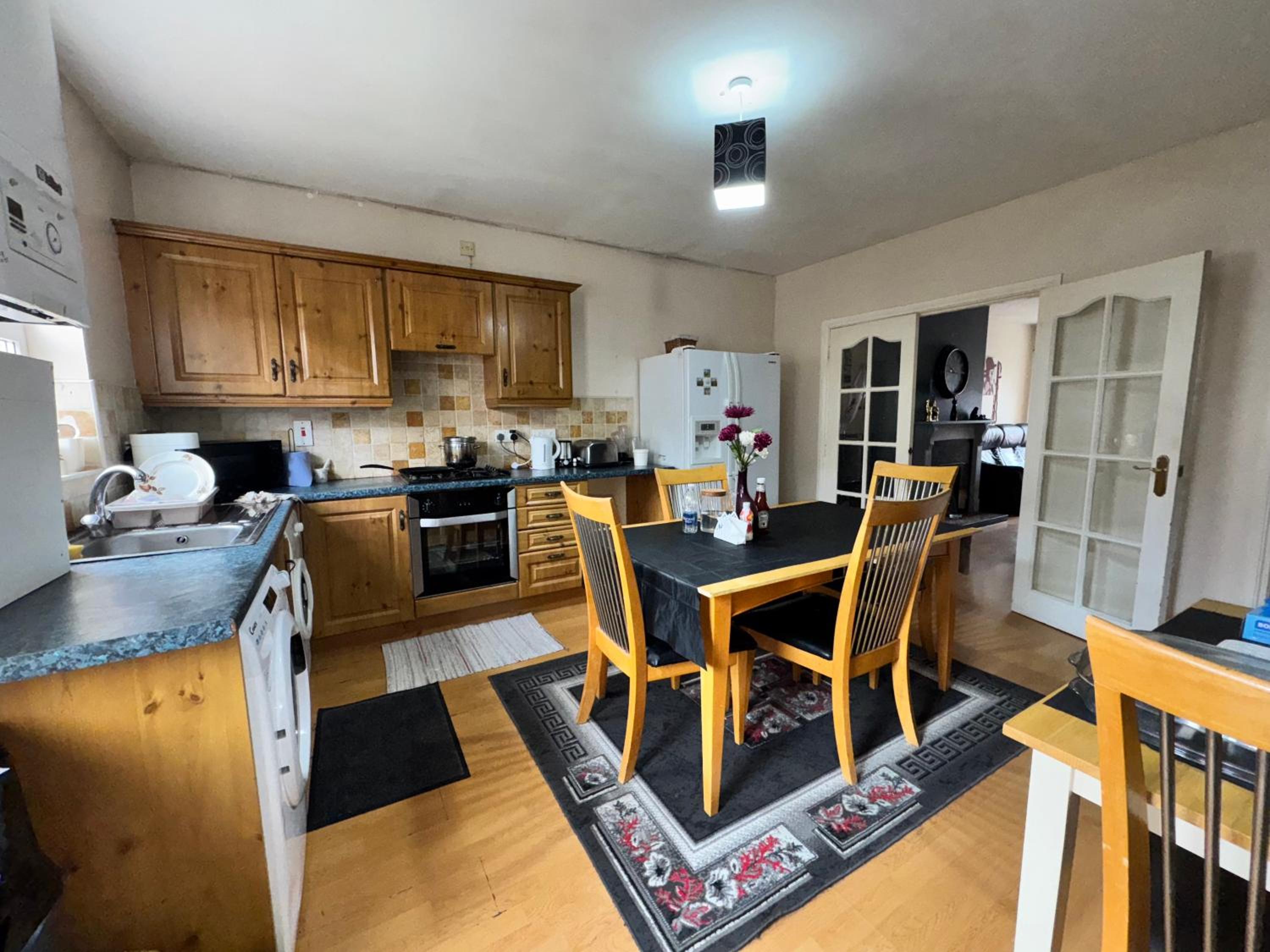 Cozy Room in Quiet Cul-de-Sac Near City Centre