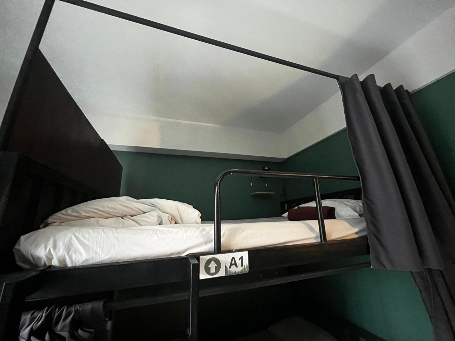 Nimman Nest Hostel & Cafe
