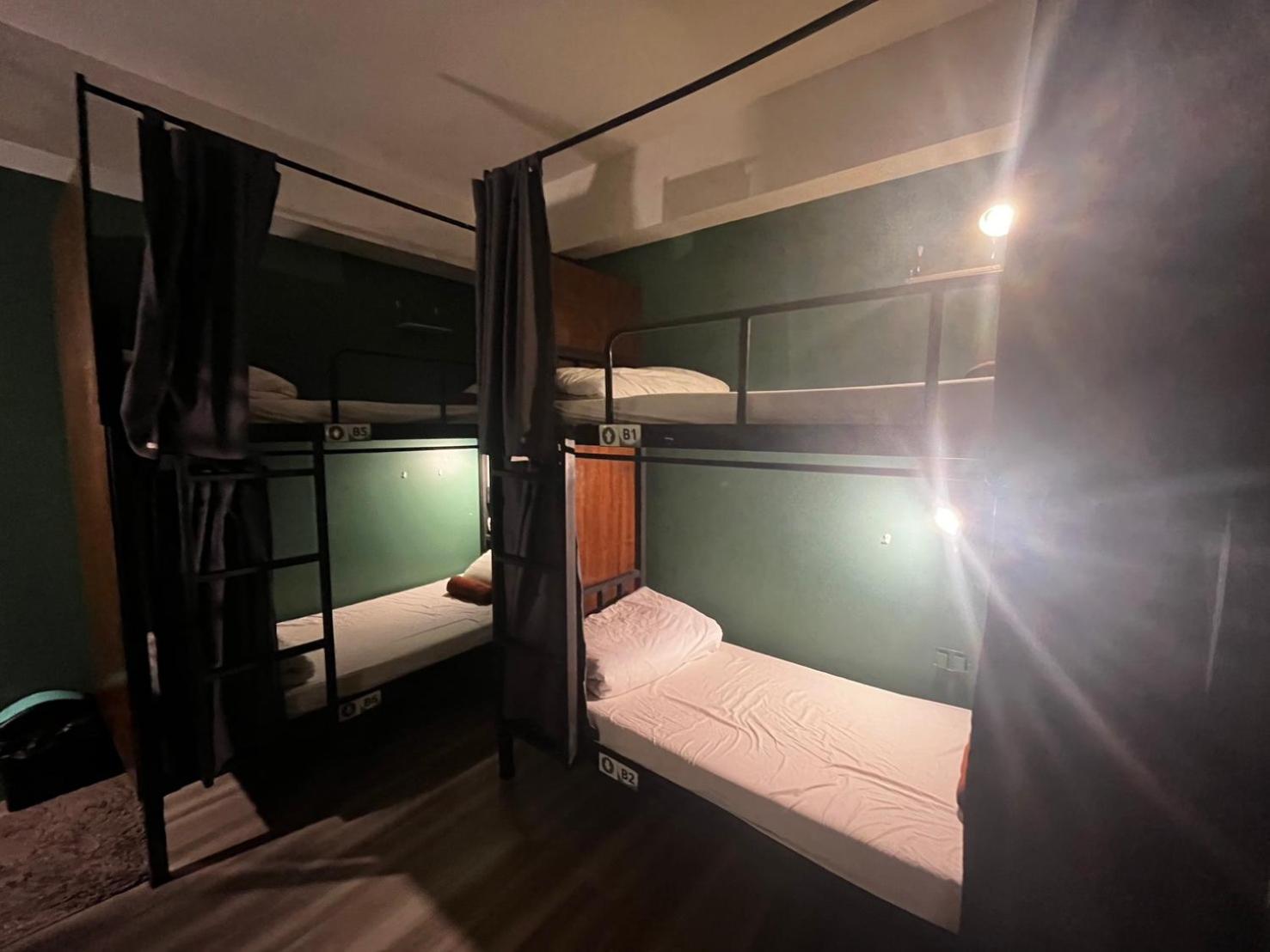 Nimman Nest Hostel & Cafe