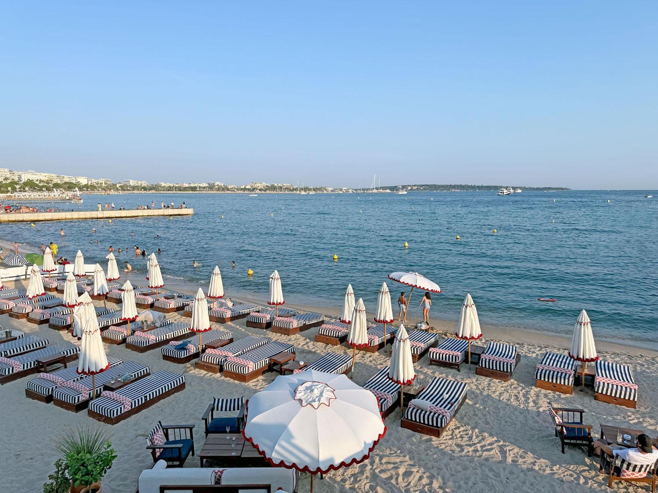 Fabulous Central 2BR - Prime Location, Walk to Croisette & Palais - By Totolulu Cannes Yellow Corner