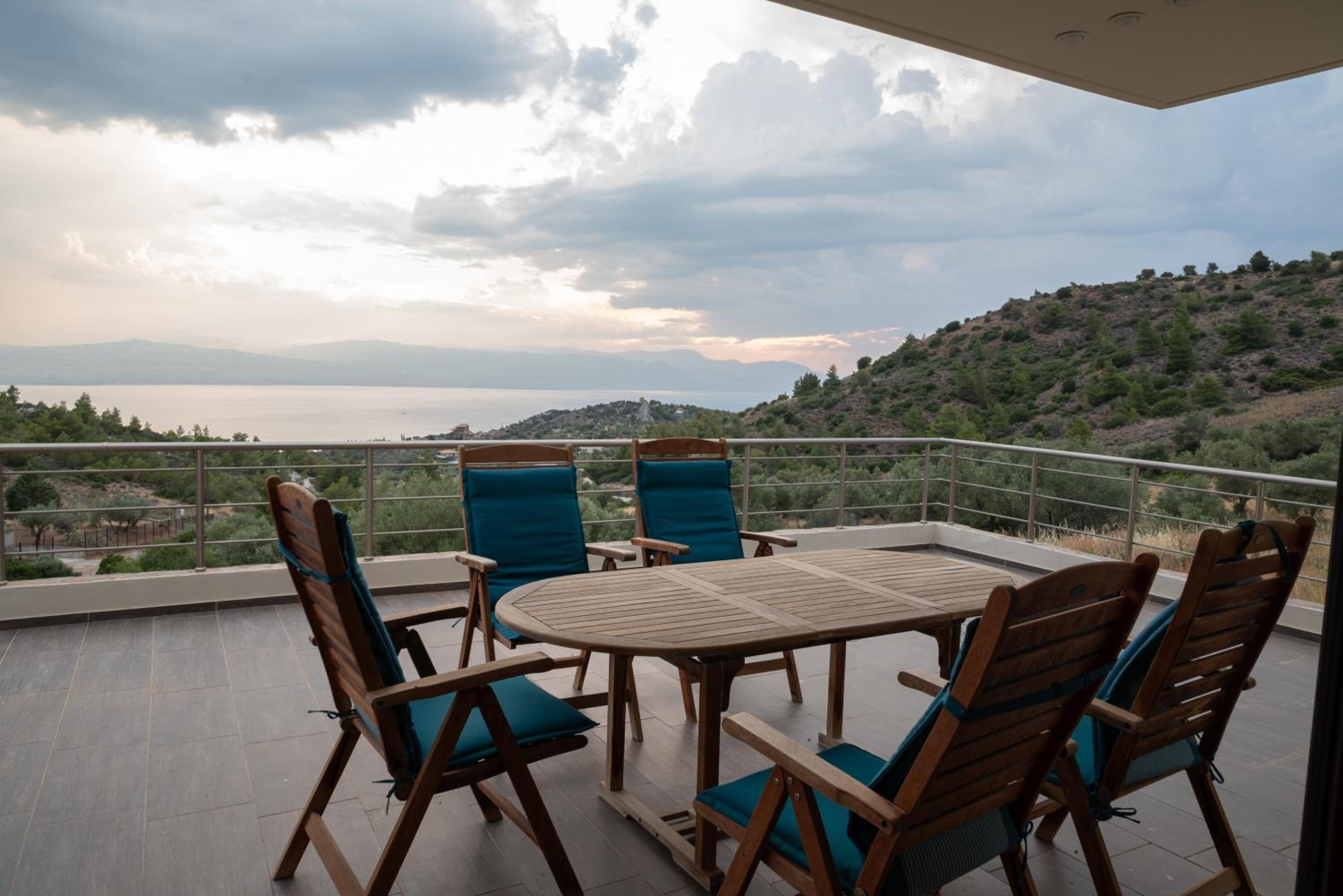 White Sand Loutraki Villa - Sea View
