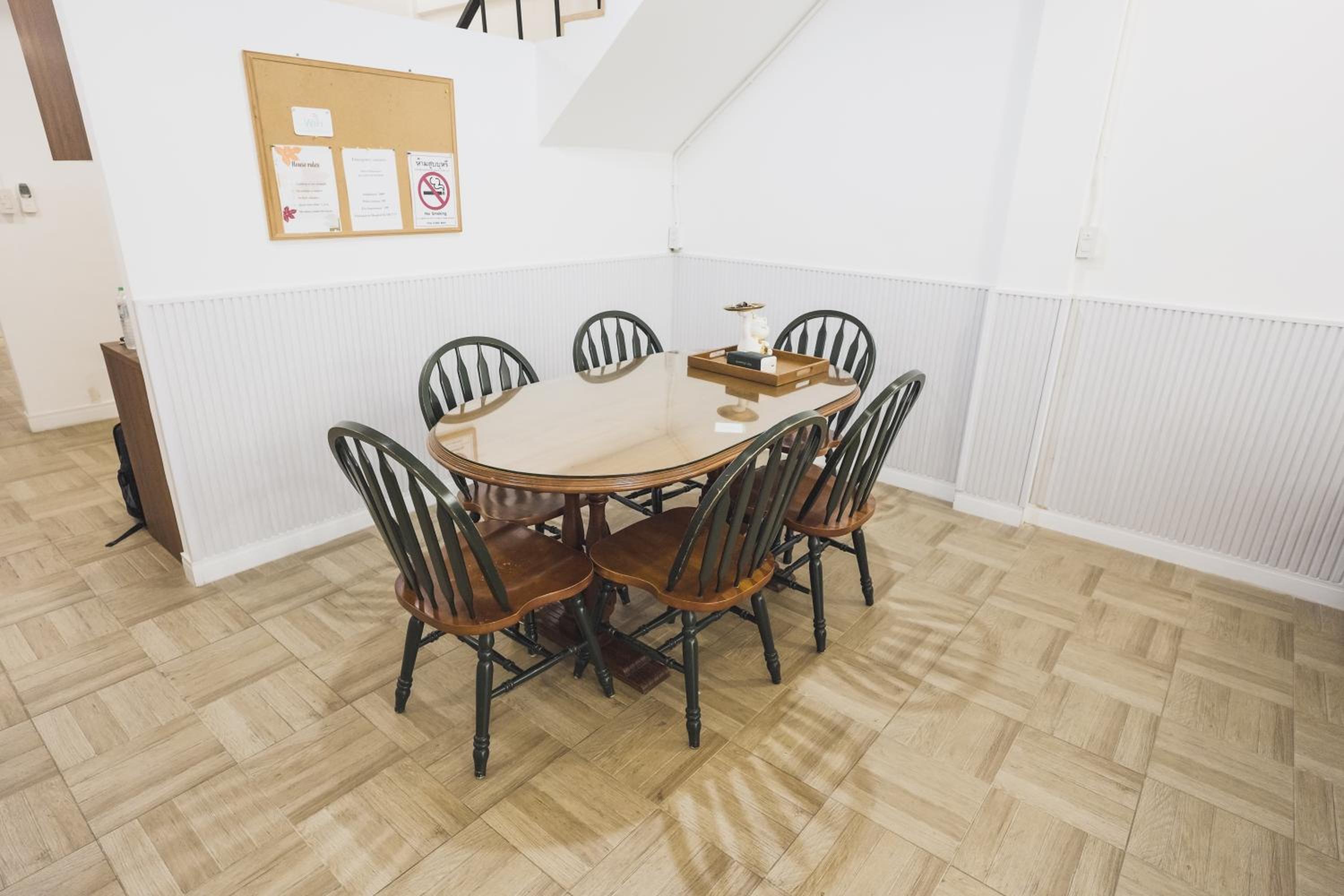 Nitichai Place, Private Sukhumvit Townhome 8PAX