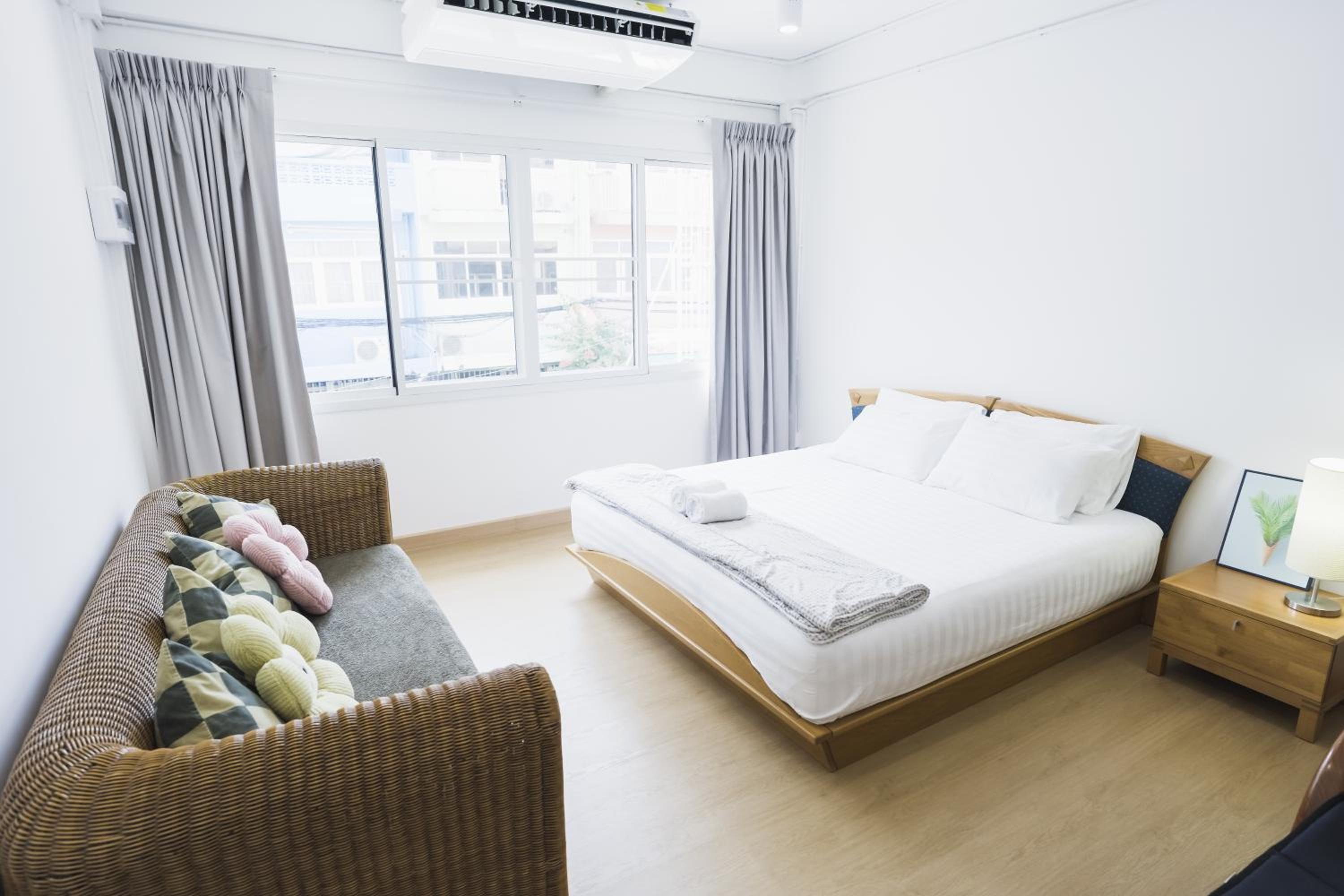 Nitichai Place, Private Sukhumvit Townhome 8PAX