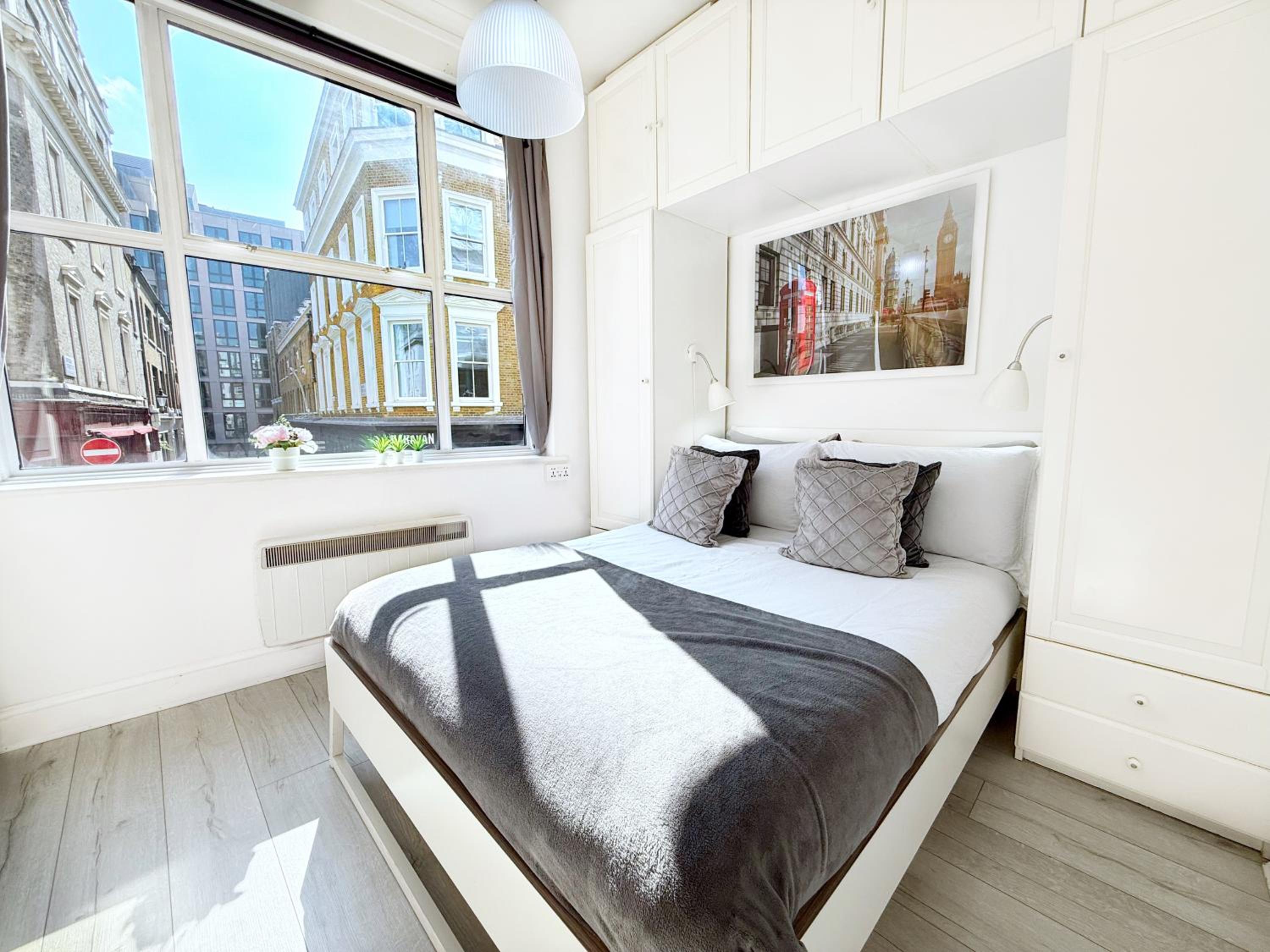 Luxurious Apartment with Patio in Covent Garden