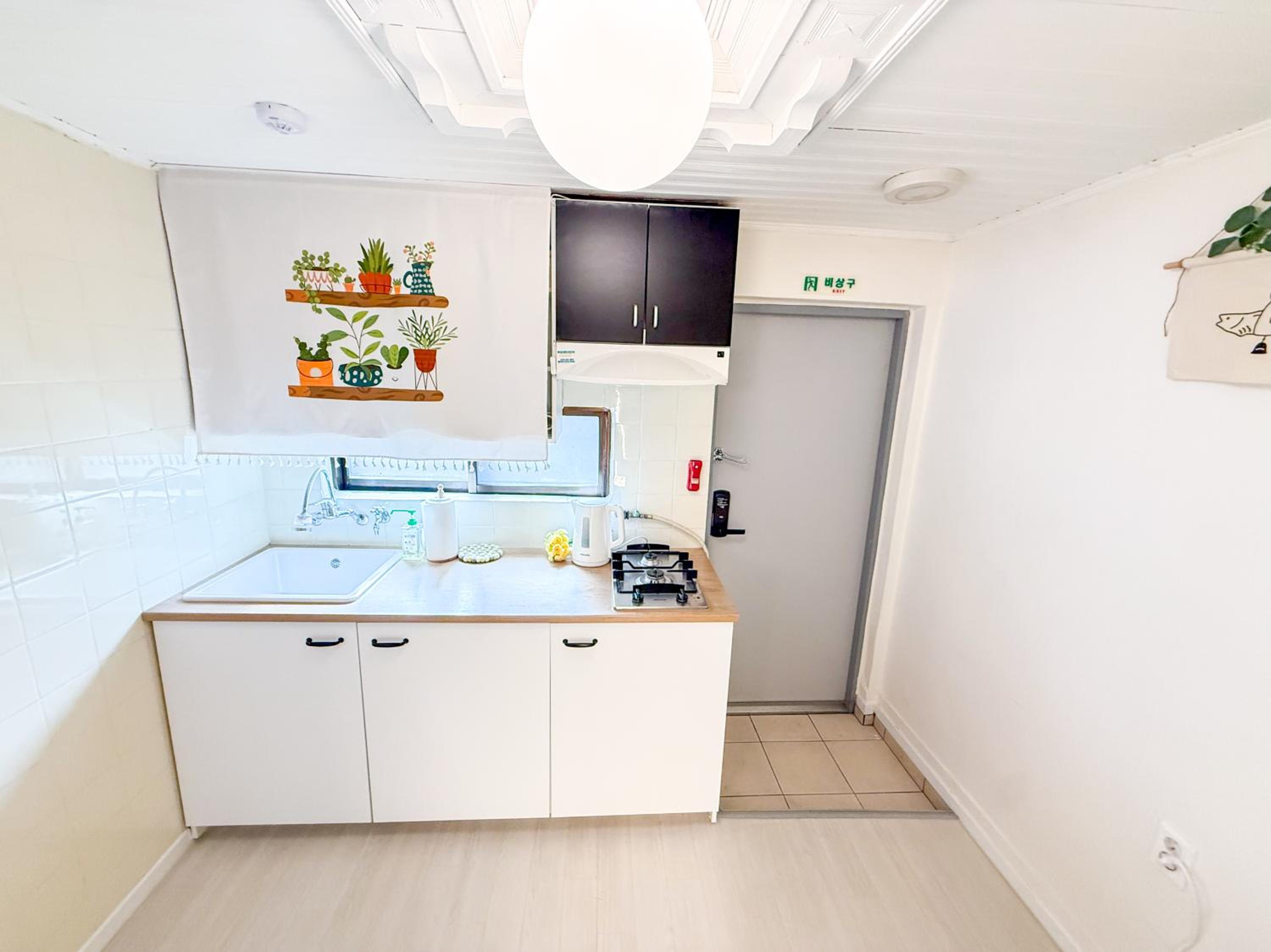 3beds near Ahyeon Hongdae Seoul train st Yeouido