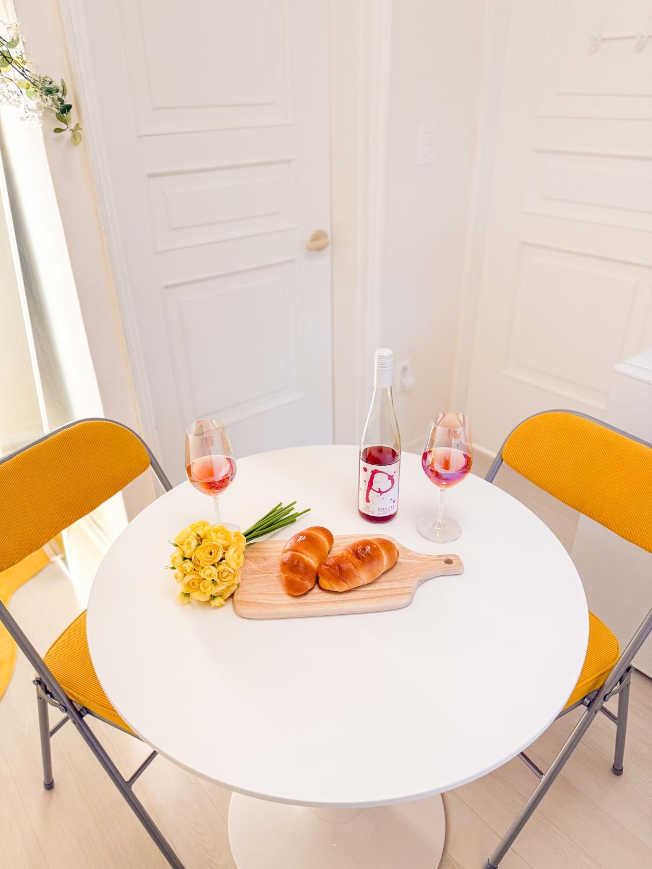 3beds near Ahyeon Hongdae Seoul train st Yeouido