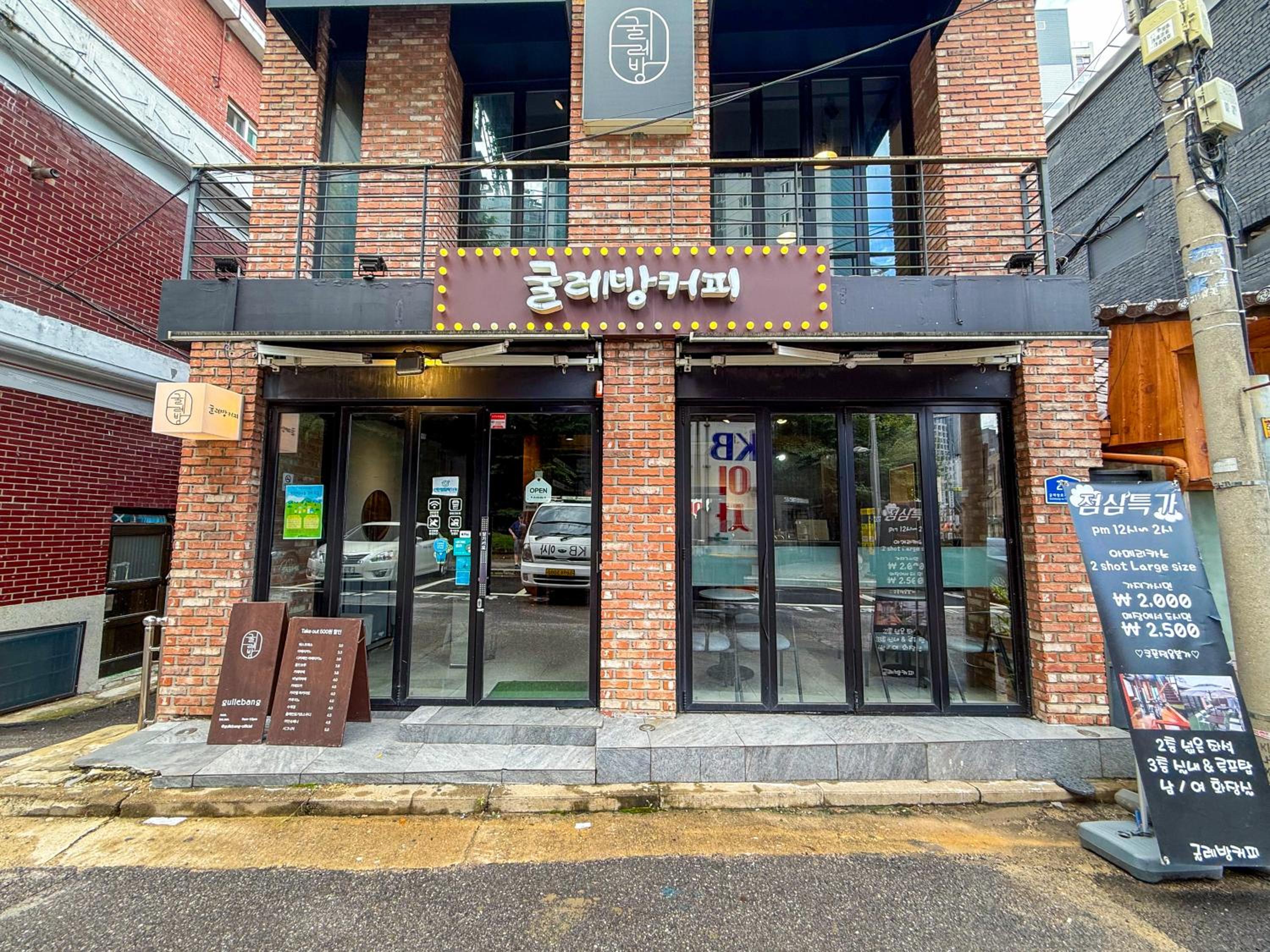 3beds near Ahyeon Hongdae Seoul train st Yeouido