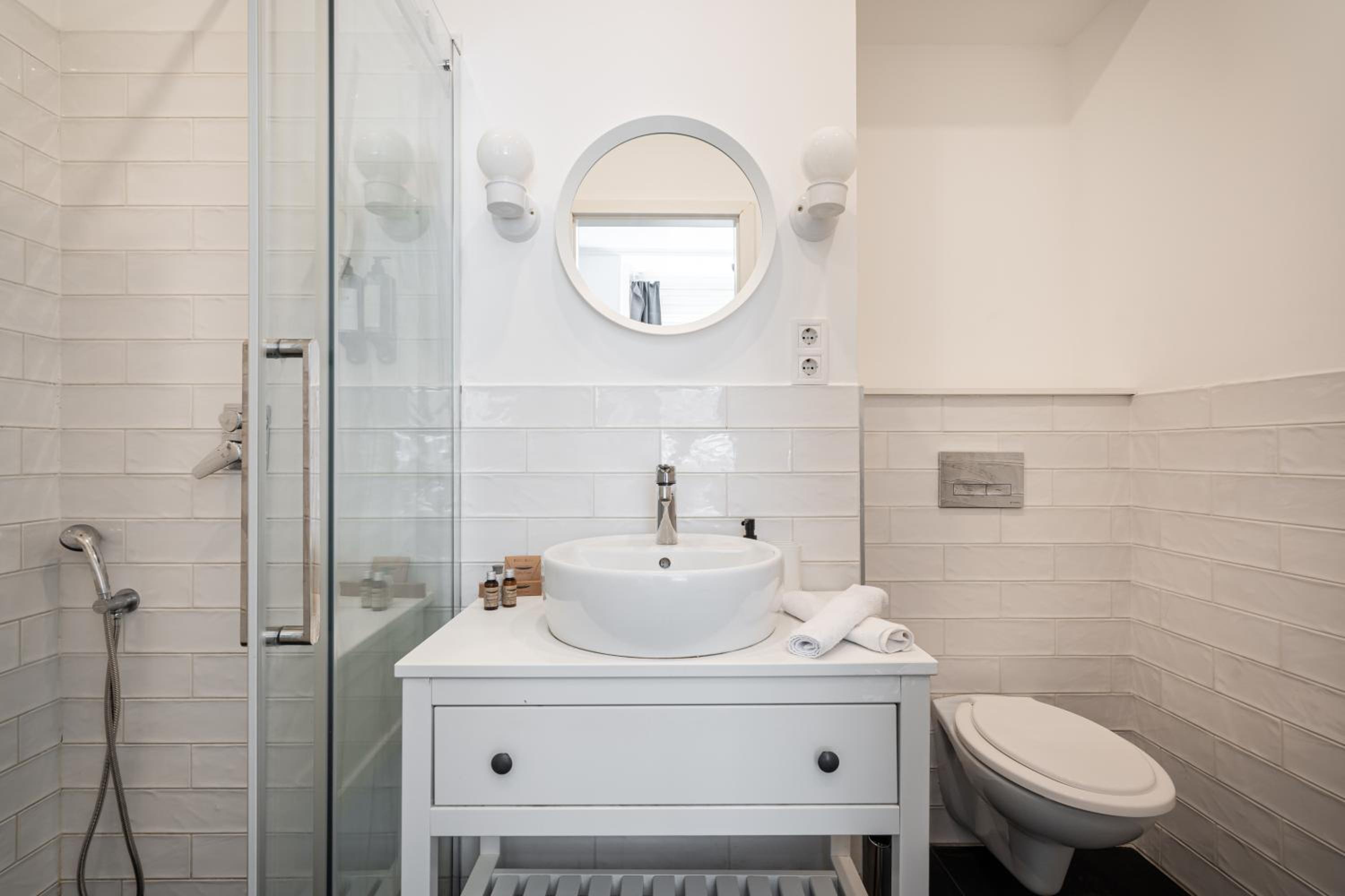 Z32 - Central & Chic - Stylish Stay by BQA