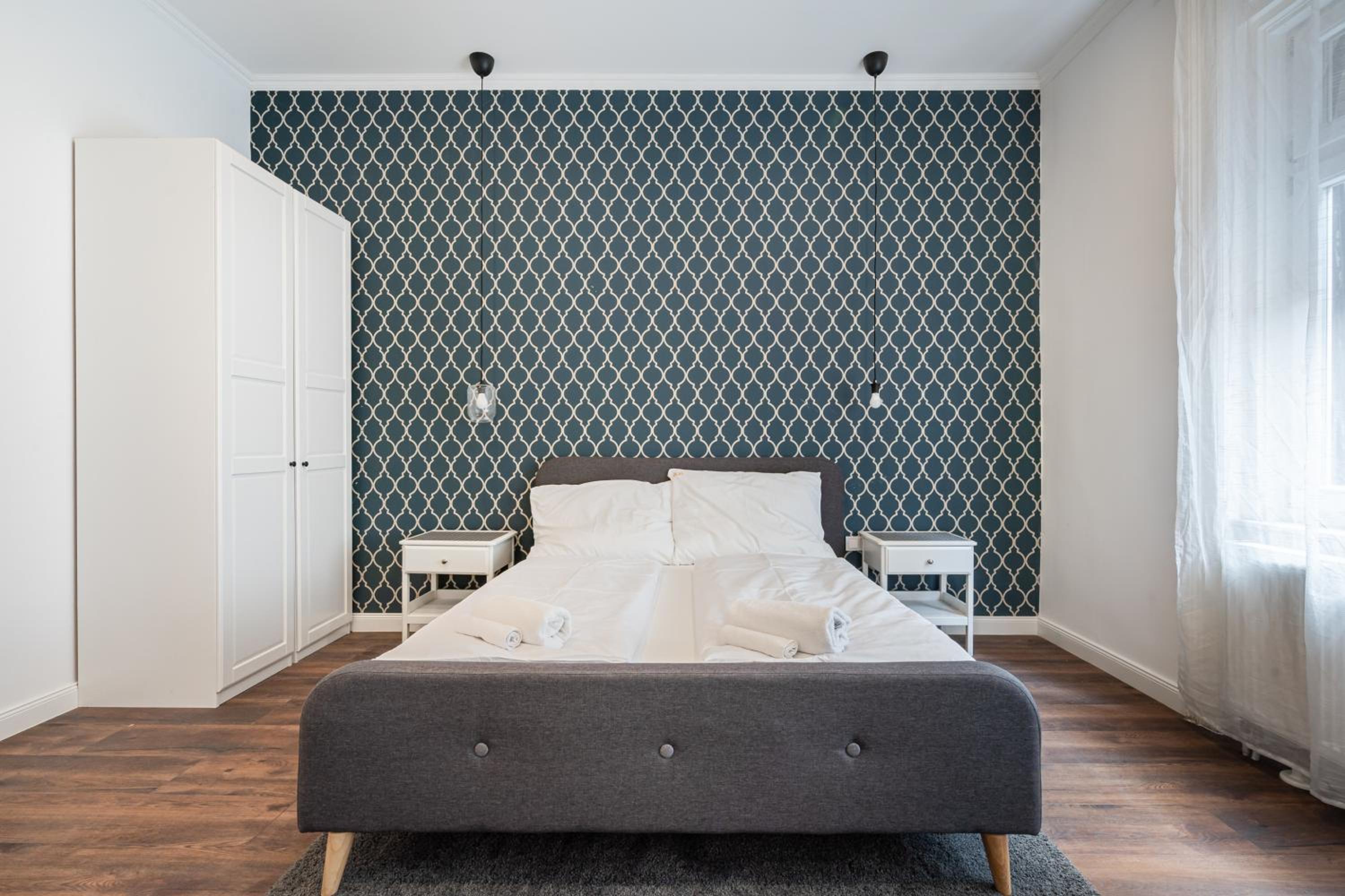 Z32 - Central & Chic - Stylish Stay by BQA