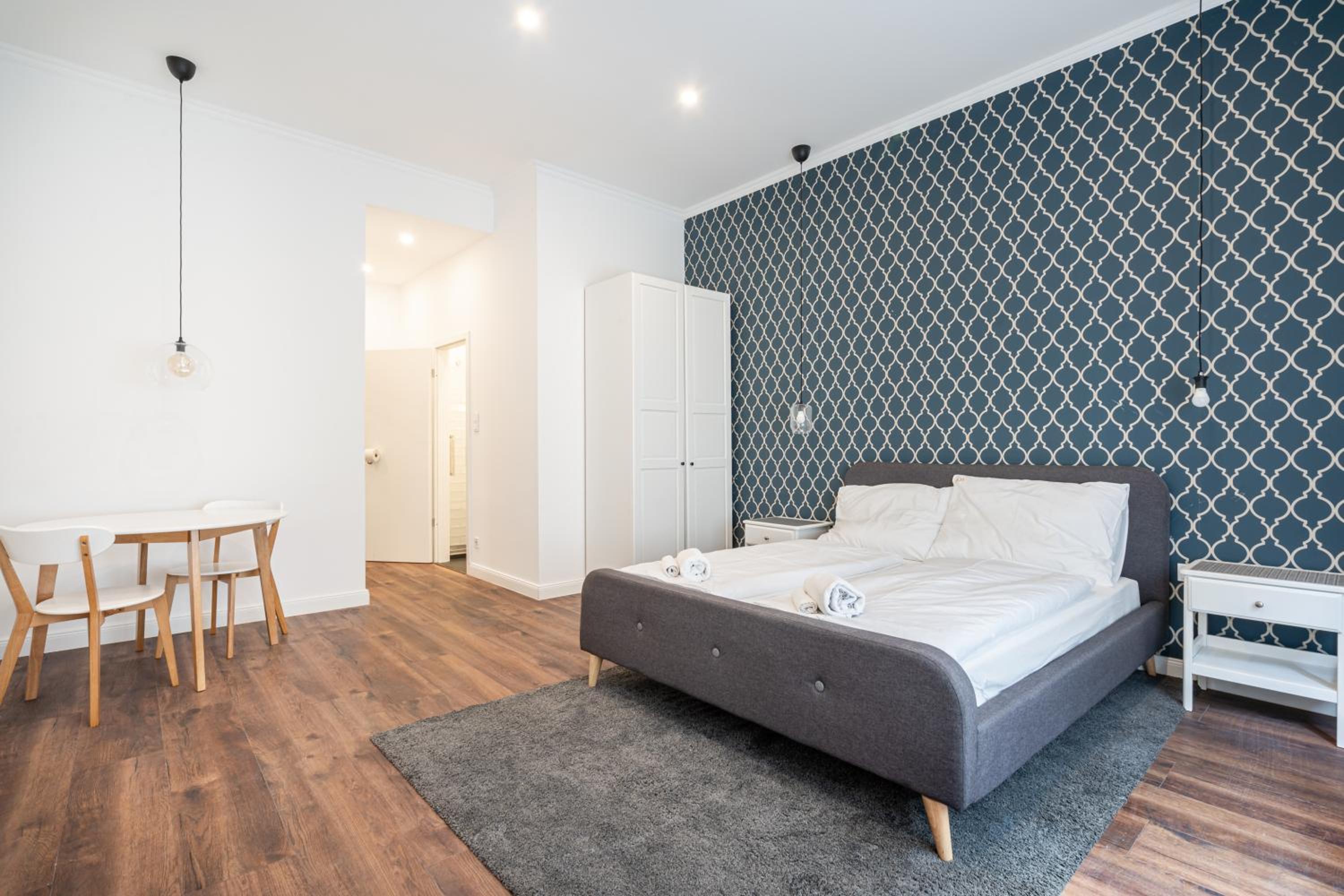 Z32 - Central & Chic - Stylish Stay by BQA