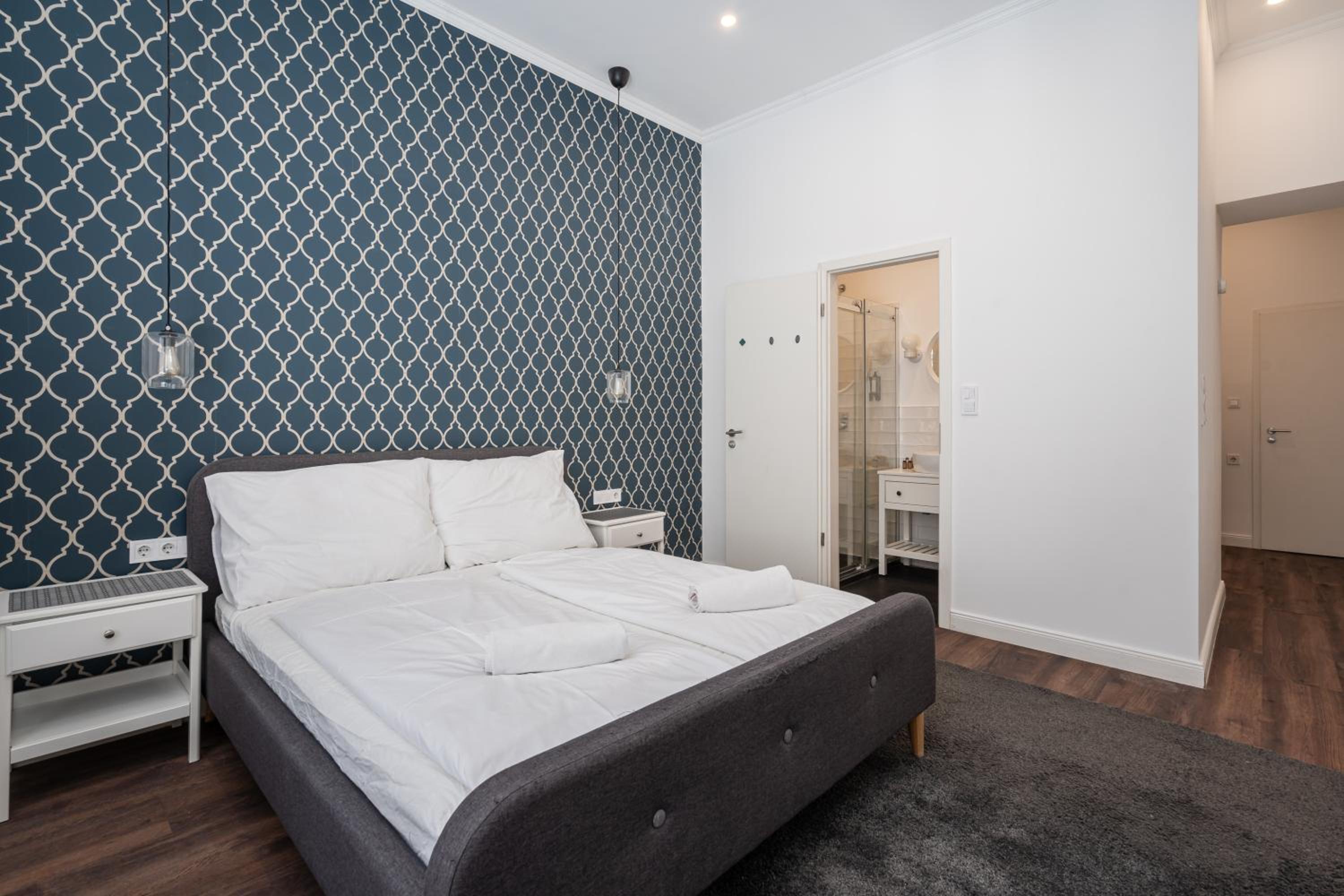 Z32 - Central & Chic - Stylish Stay by BQA
