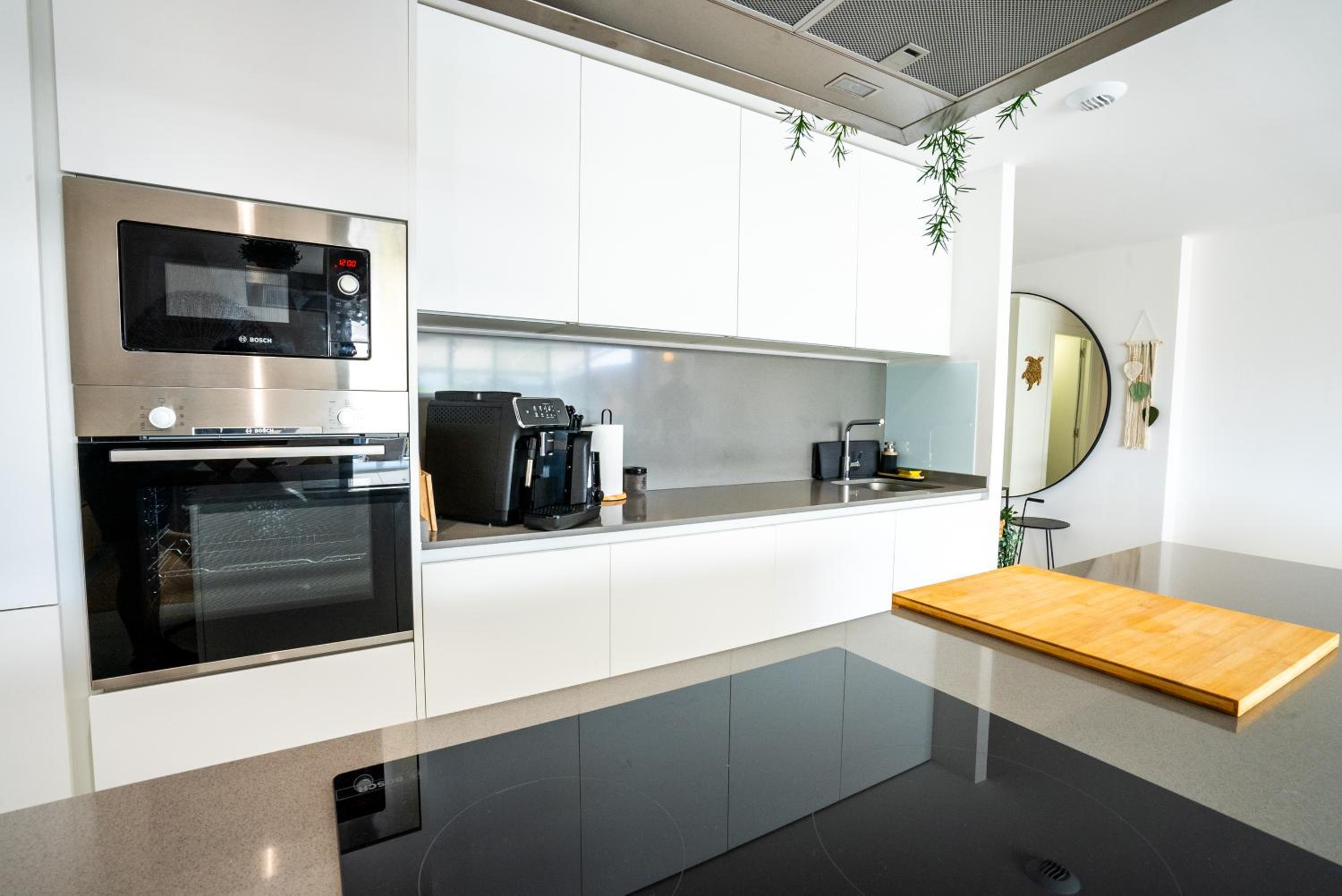 NEUE Ferienwohnung in Andalusien an der Costa del Sol - Boho Style - 40 qm Terrasse, 3-Bedroom, Pool, Gym, Work Lounge