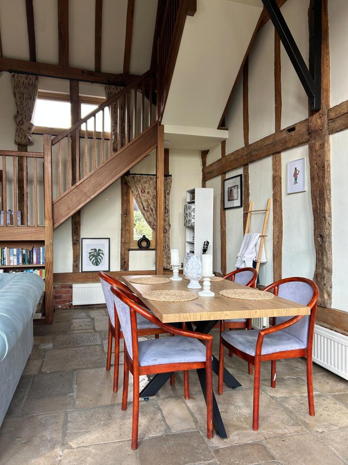 Heritage Cottage with a Pool