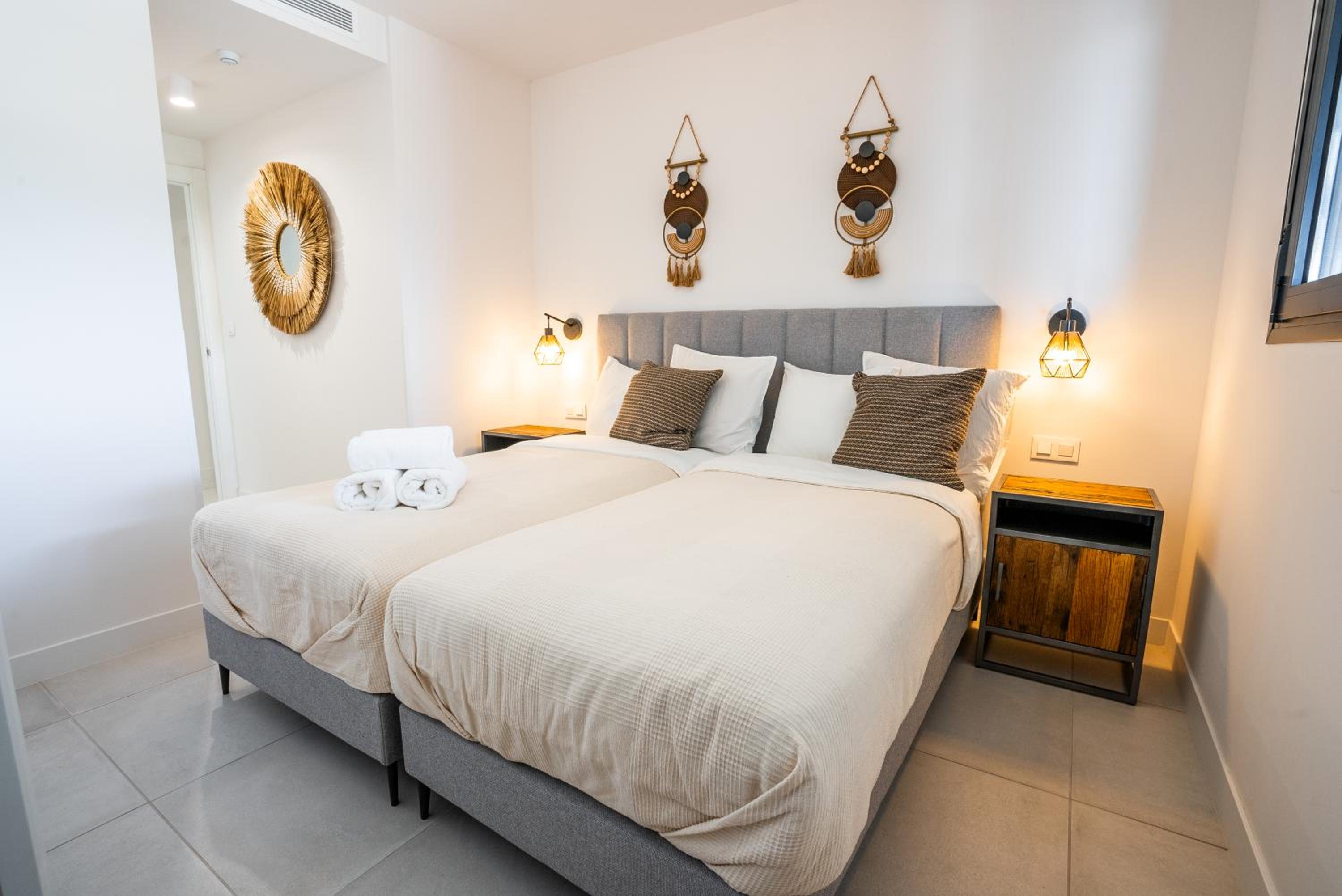 NEUE Ferienwohnung in Andalusien an der Costa del Sol - Boho Style - 40 qm Terrasse, 3-Bedroom, Pool, Gym, Work Lounge